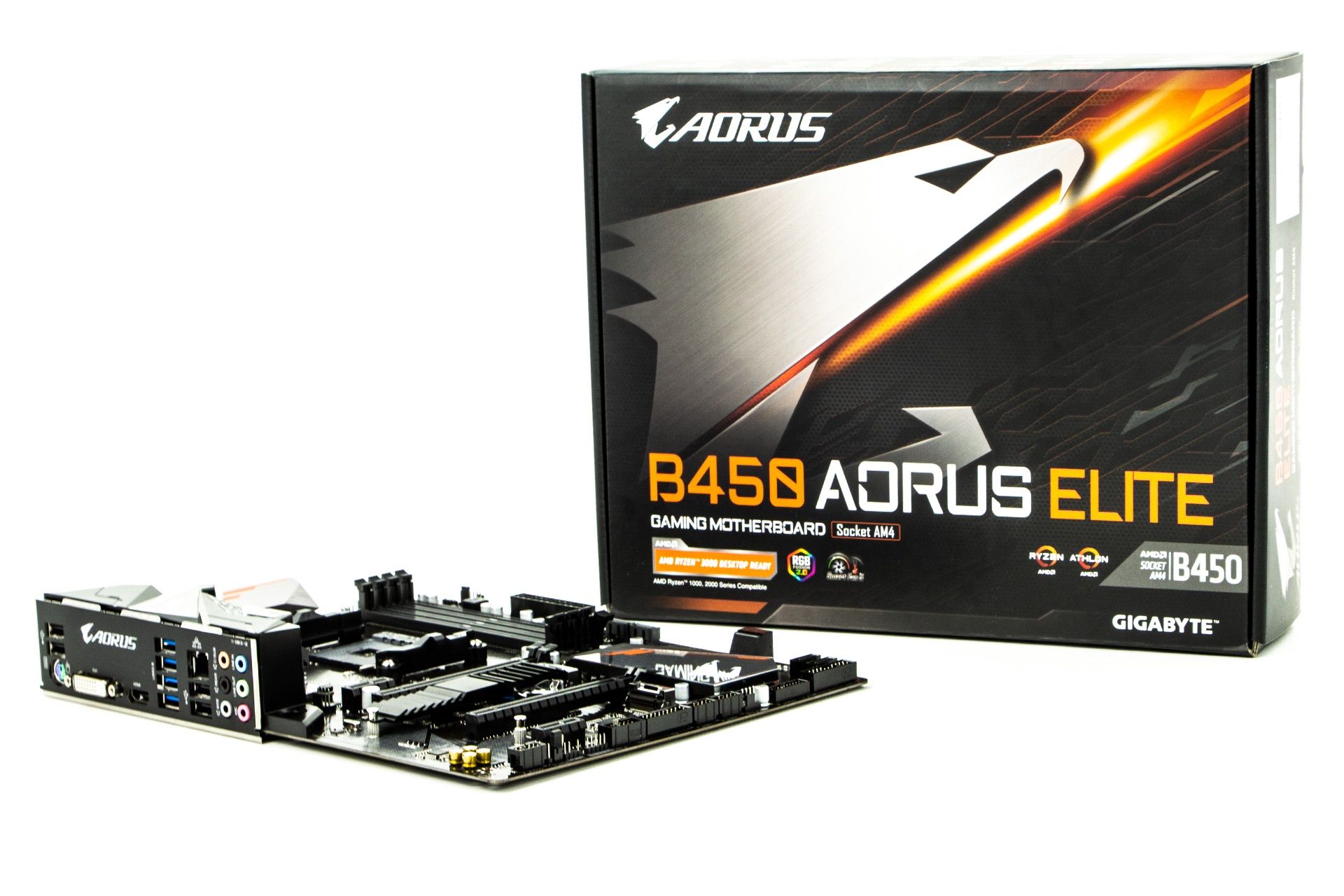 Gigabyte B450 Aorus Elite - obok pudełka