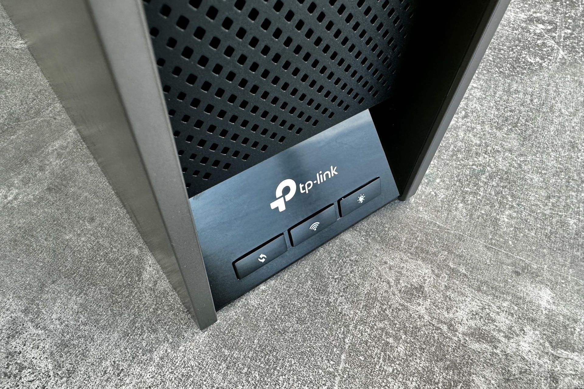 TP-Link Archer BE800 - przyciski