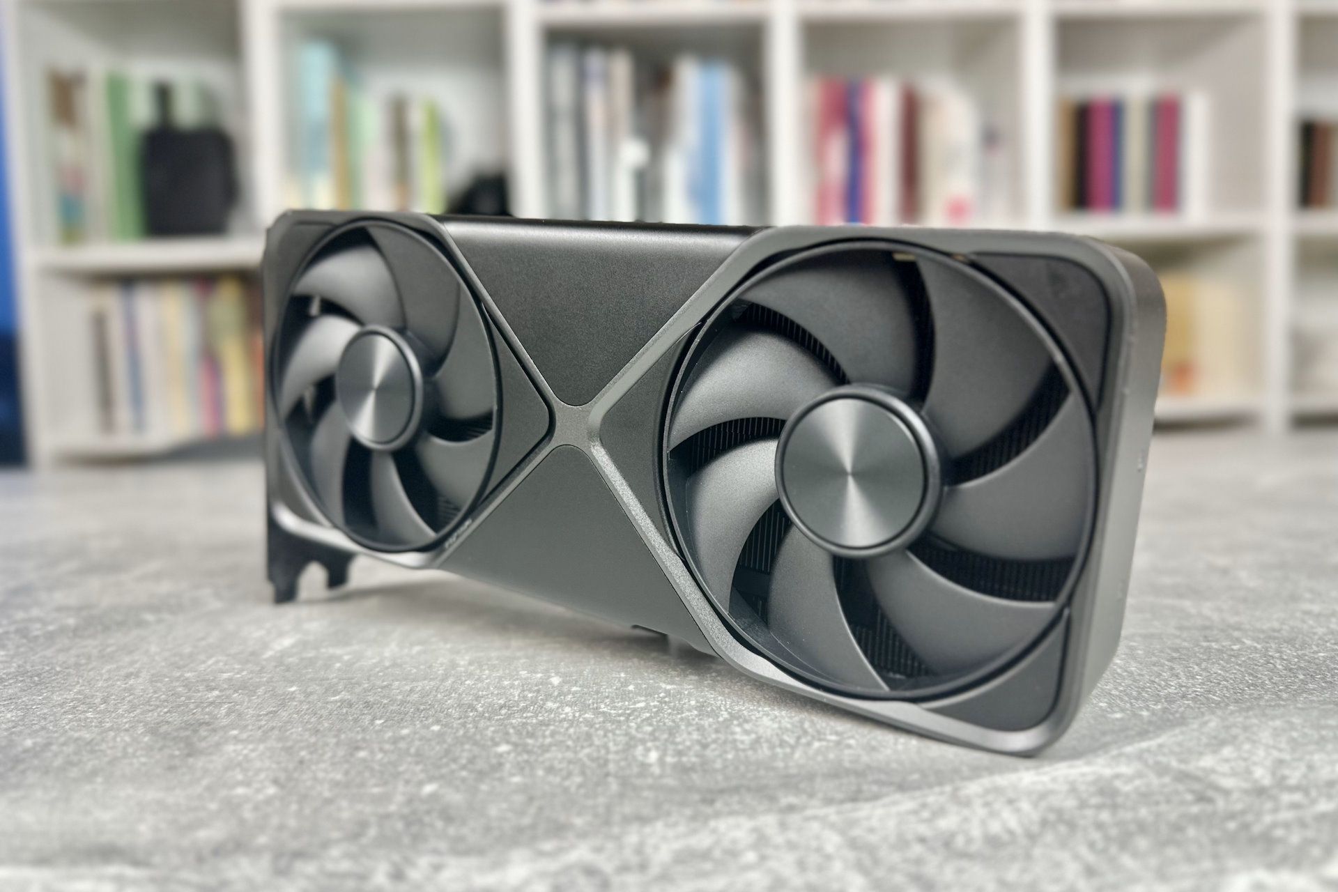 NVIDIA GeForce RTX 5070 Founders Edition - wentylatorki