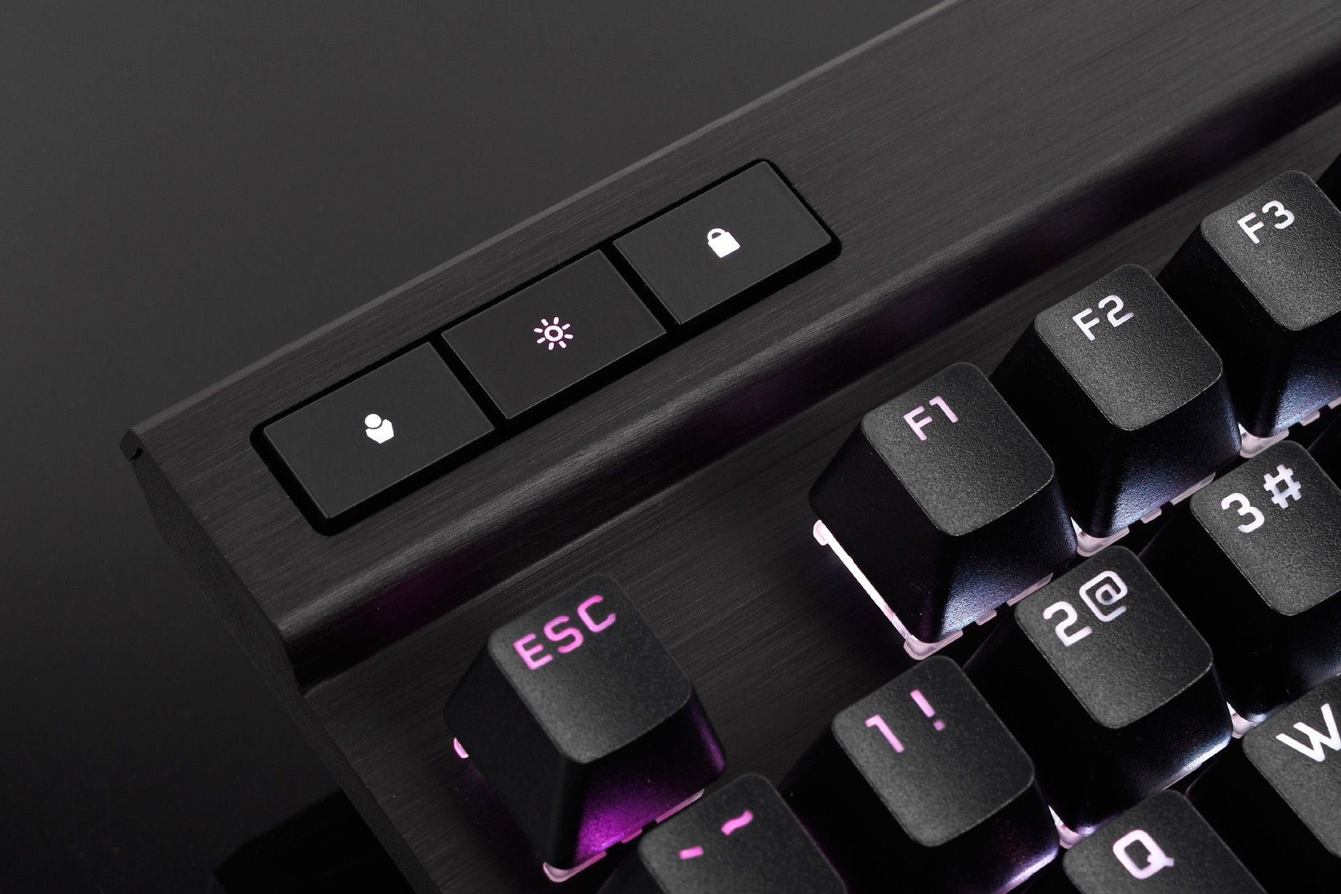 Corsair K70 RGB Pro - klawisze funkcyjne
