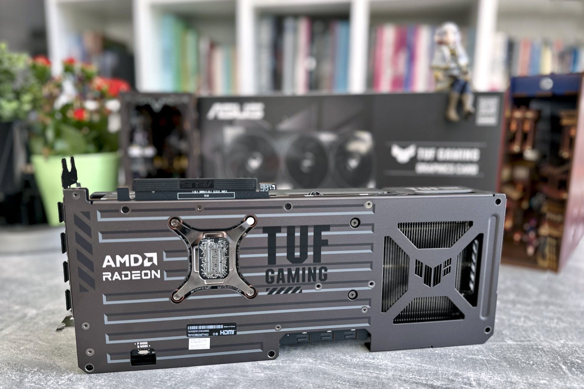 ASUS Radeon RX 9070 XT TUF Gaming OC - backplate