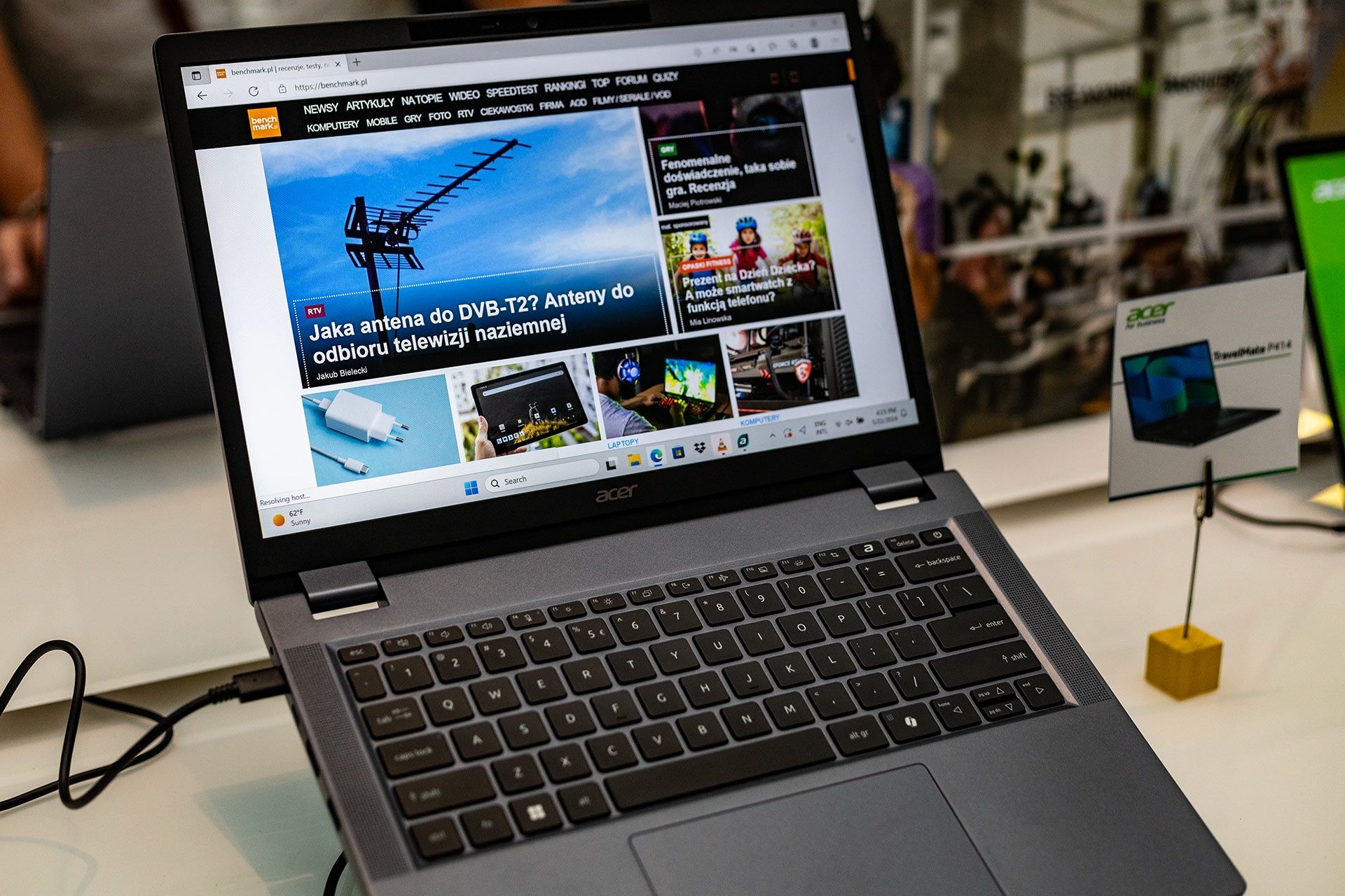 Acer TravelMate P4 14