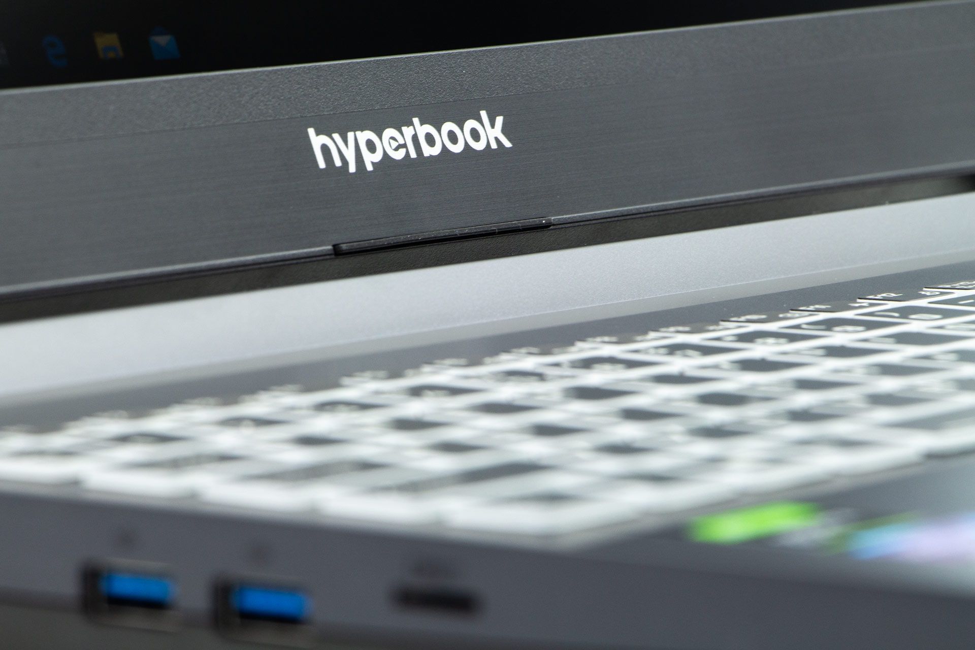 Hyperbook NH5 Zen - po co komu desktop?