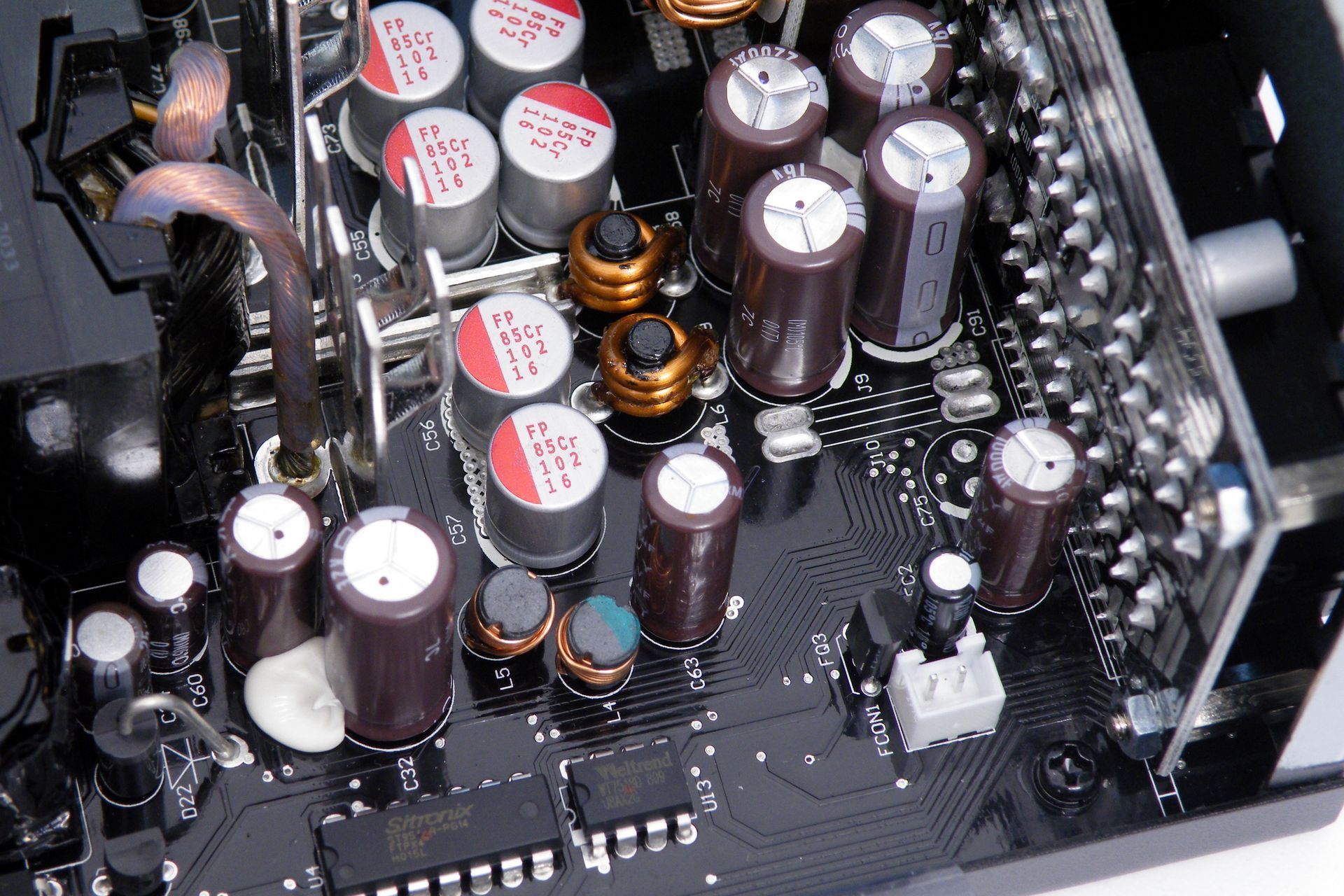 MSI MPG A750GF - strona pierwotna