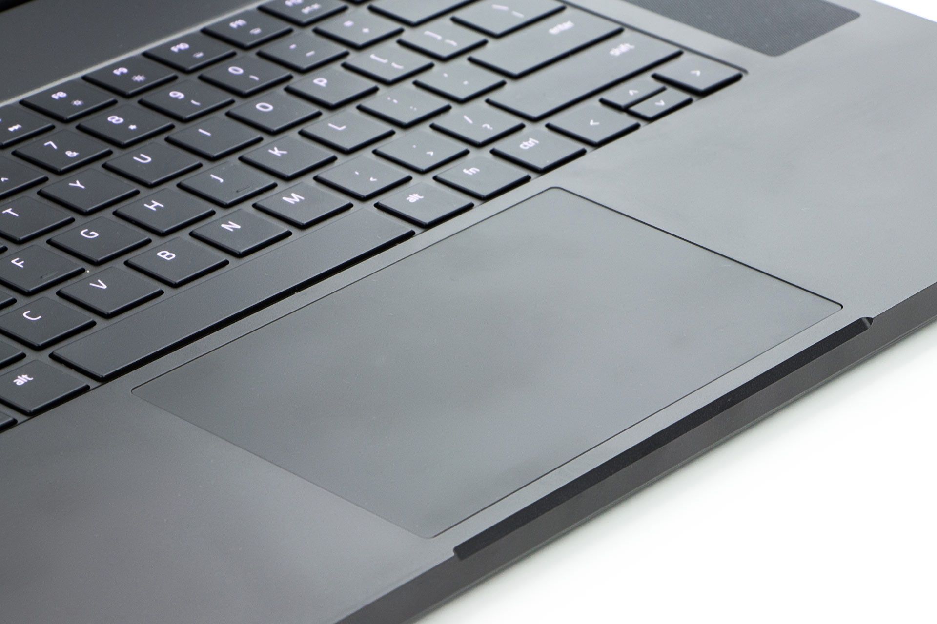 Razer Blade Pro 17 2020 - touchpad