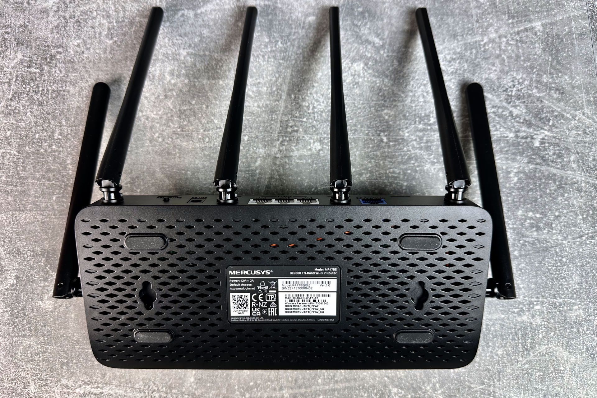 Mercusys EasyMesh MR47BE - od spodu
