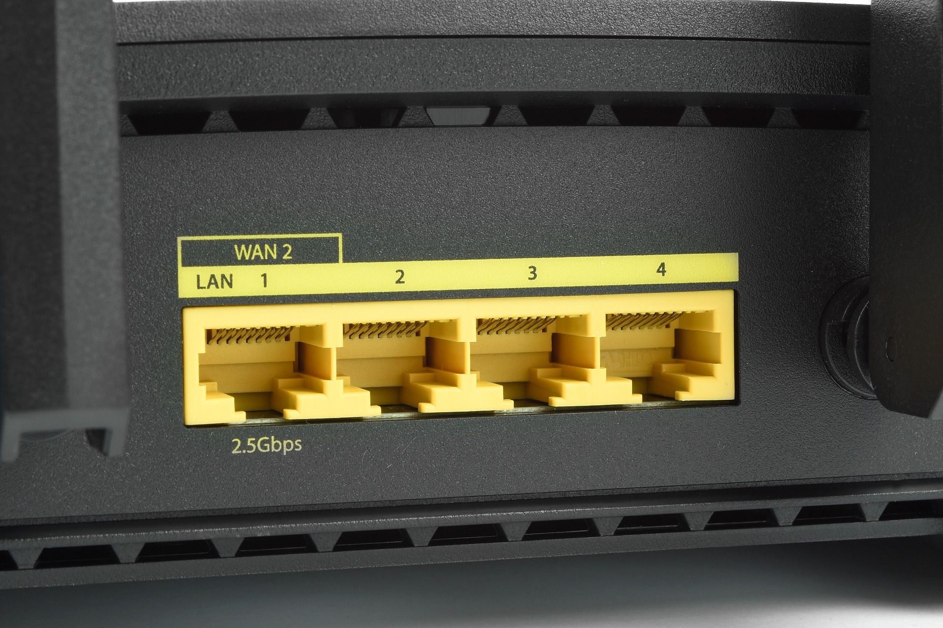 Synology RT6600ax - porty LAN