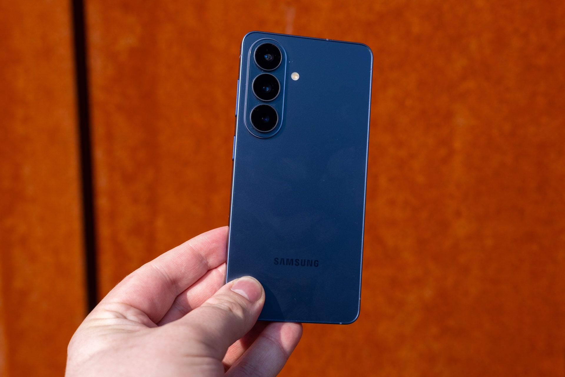 Tył Samsunga Galaxy S26 może przybierać różne kolory