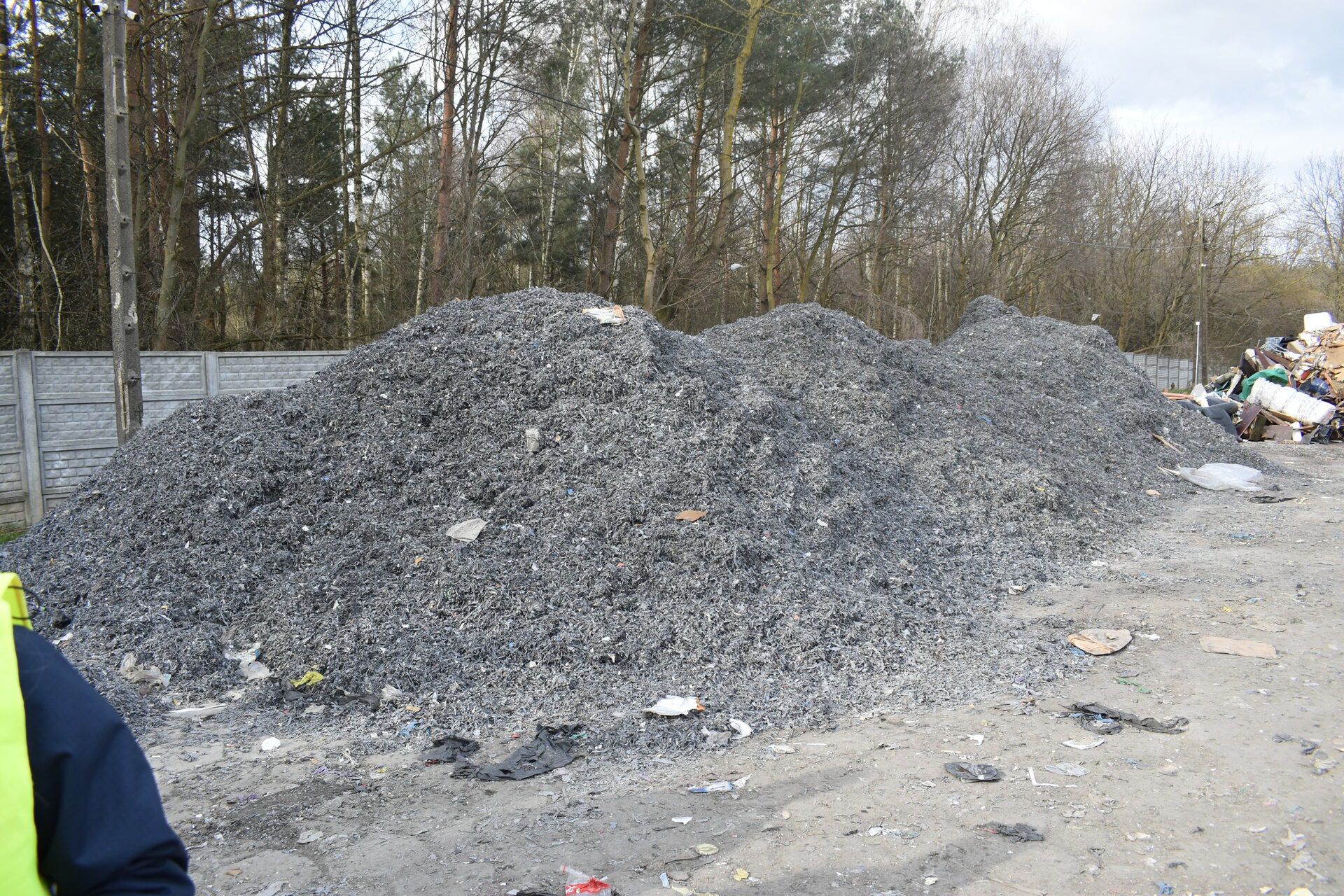 Nielegalne składowisko odpadów w Nowym Miszewie