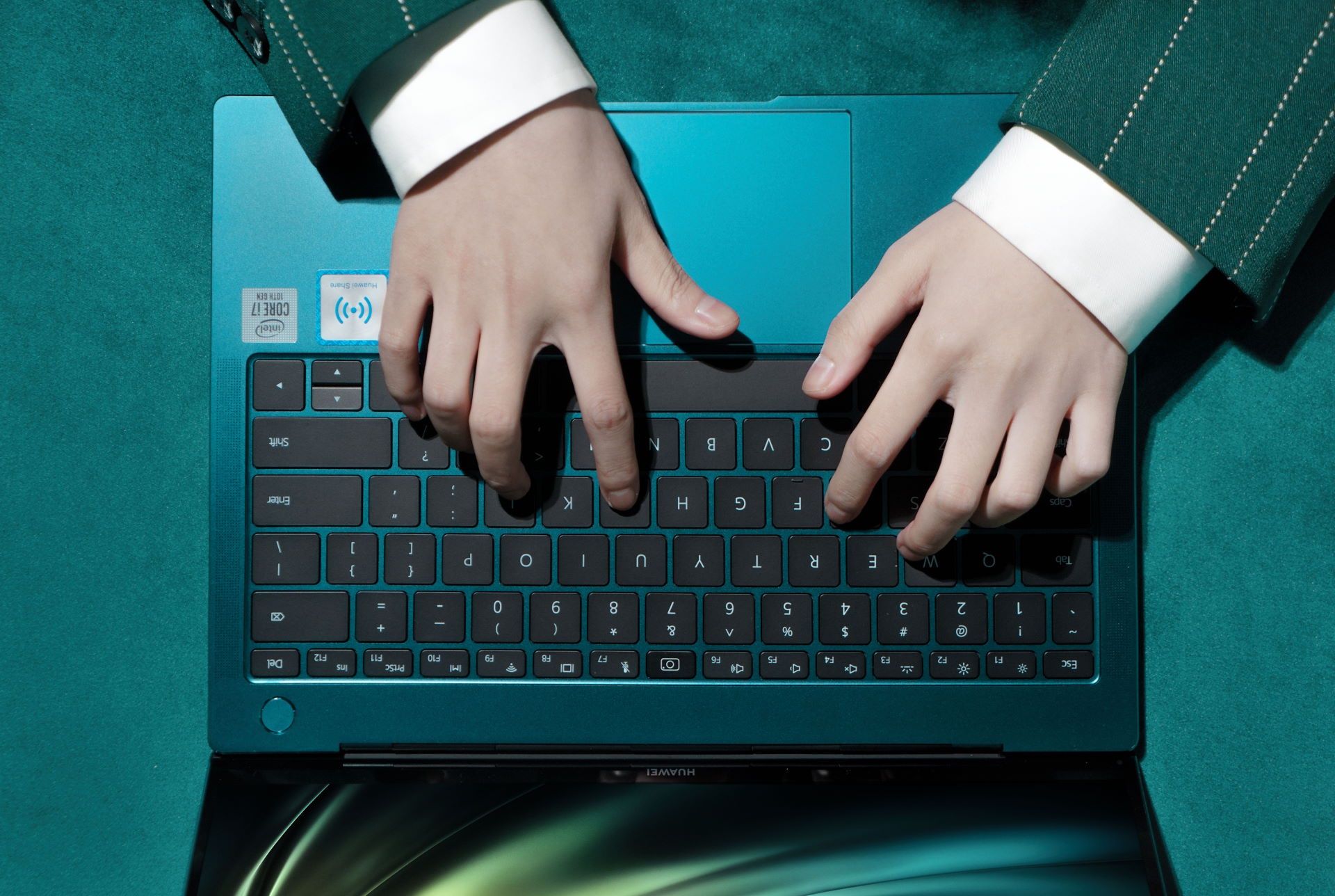 Huawei Matebook X PRO - idealny towarzysz biznesmena
