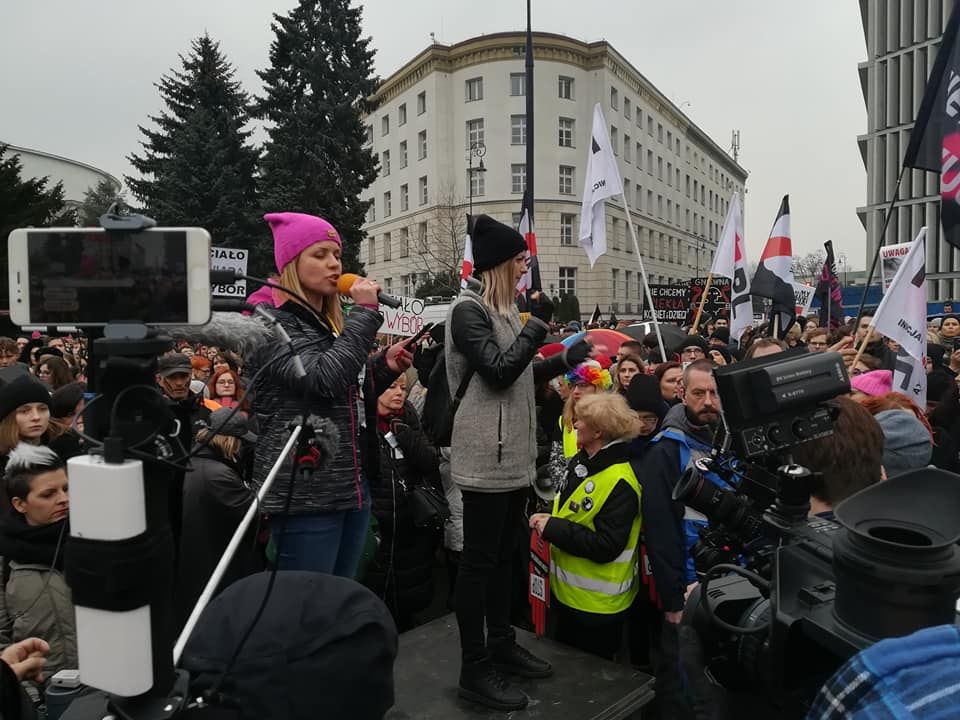 https://i.wpimg.pl/c/1920x1440/d.wpimg.pl/1507004149-1329955390/protest.jpg