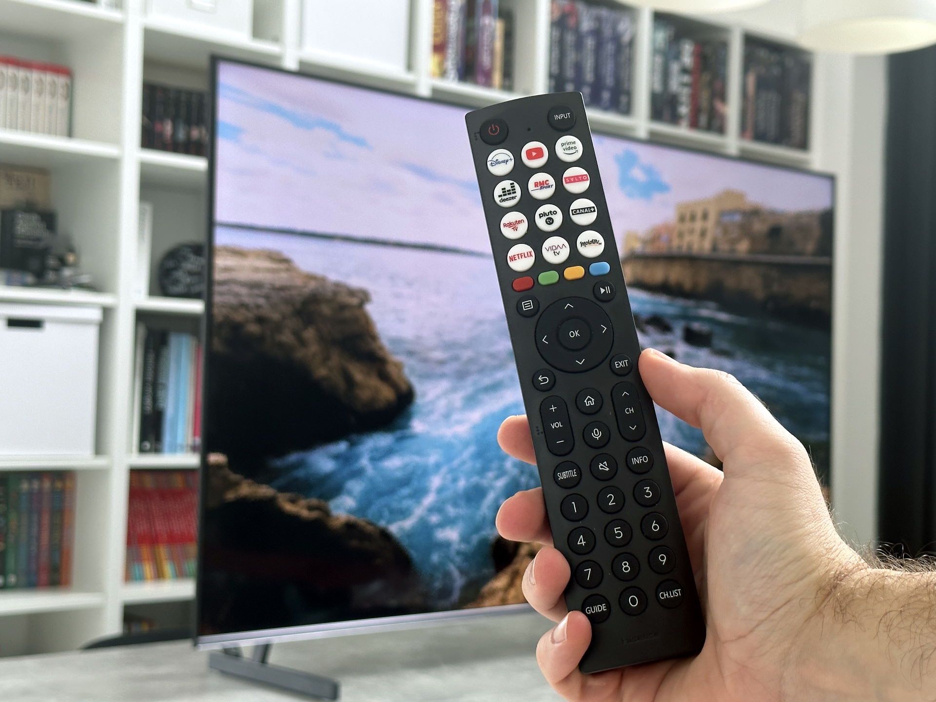 Hisense ULED 65U6KQ - pilot