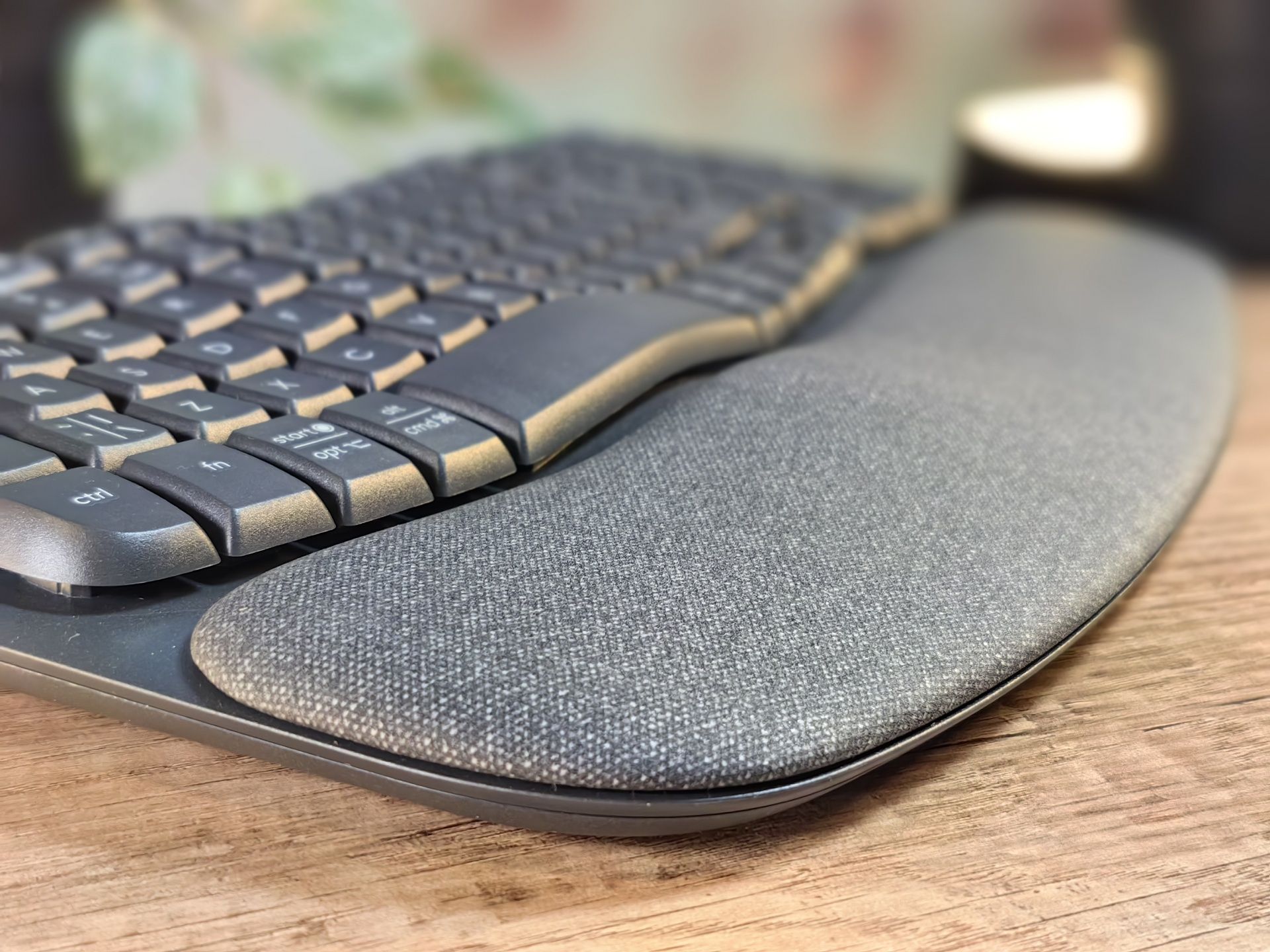 Logitech Wave Keys podkładka pod nadgarstki