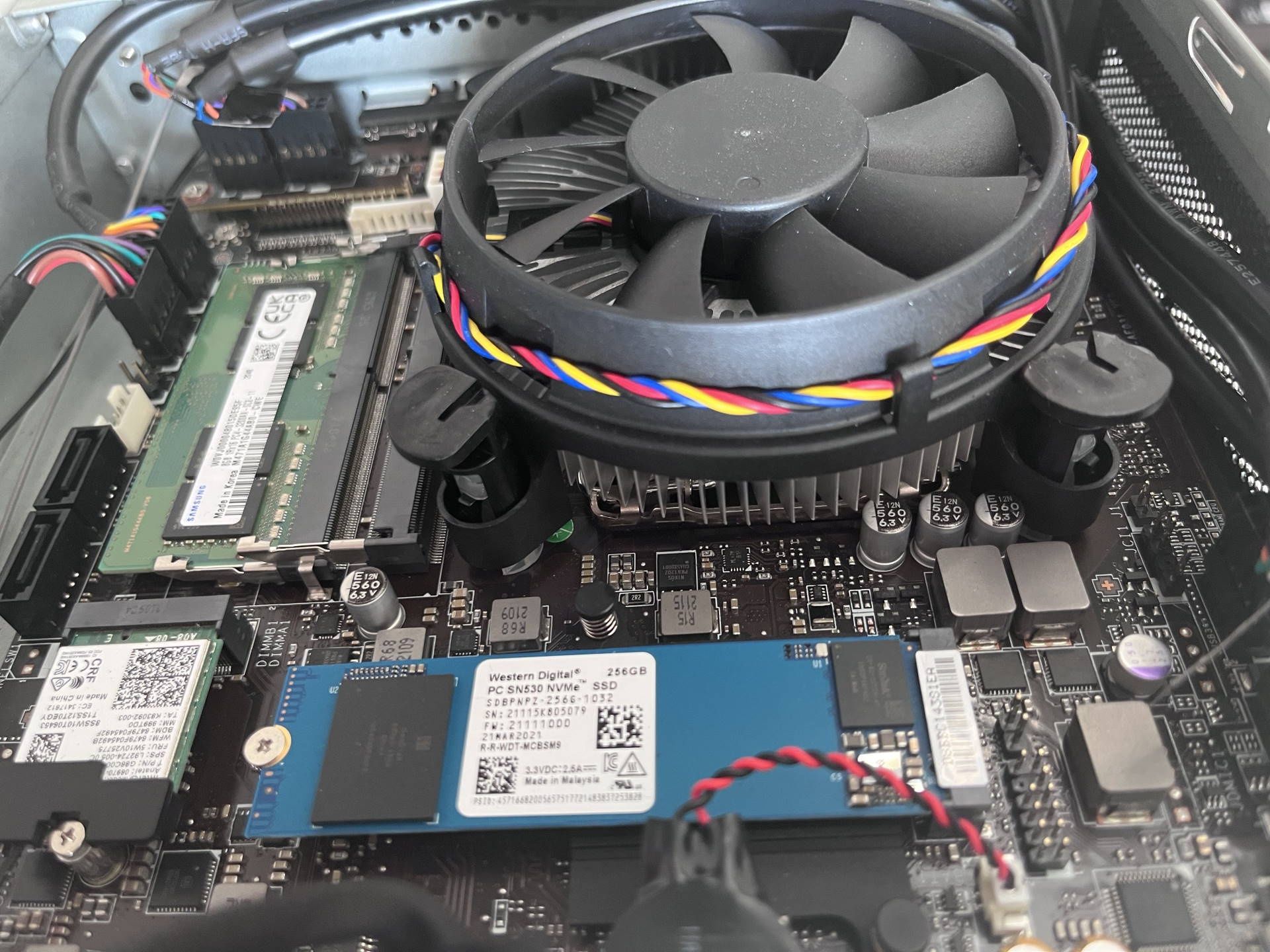 MSI PRO DP21-11M - chłodzeni CPU