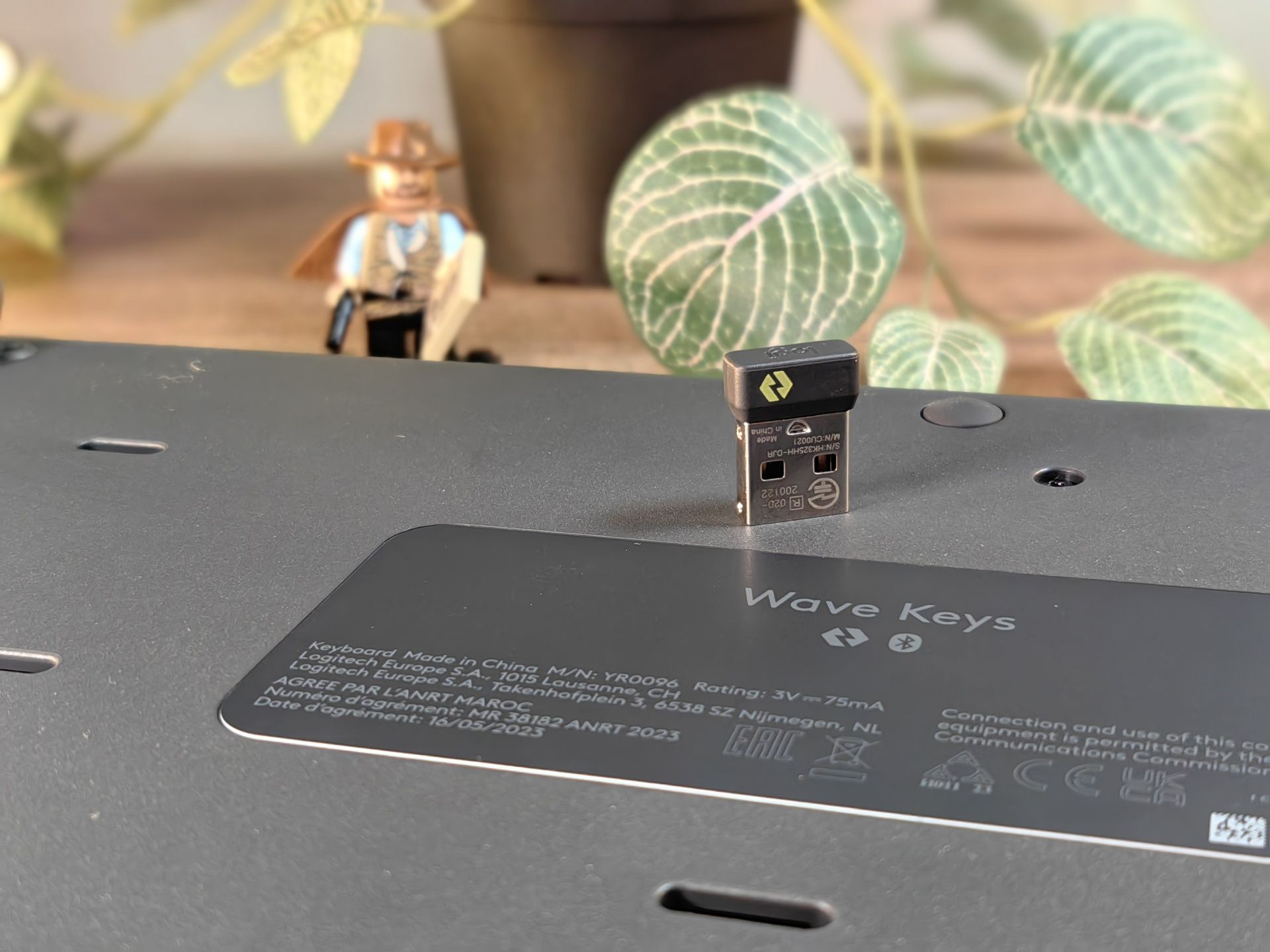 Logitech Wave Keys odbiornik bezprzewodowy