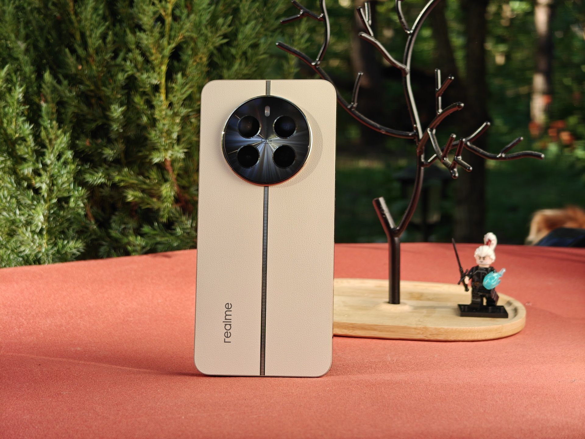 realme 12+ 5G - elegancki i o dużych możliwościach