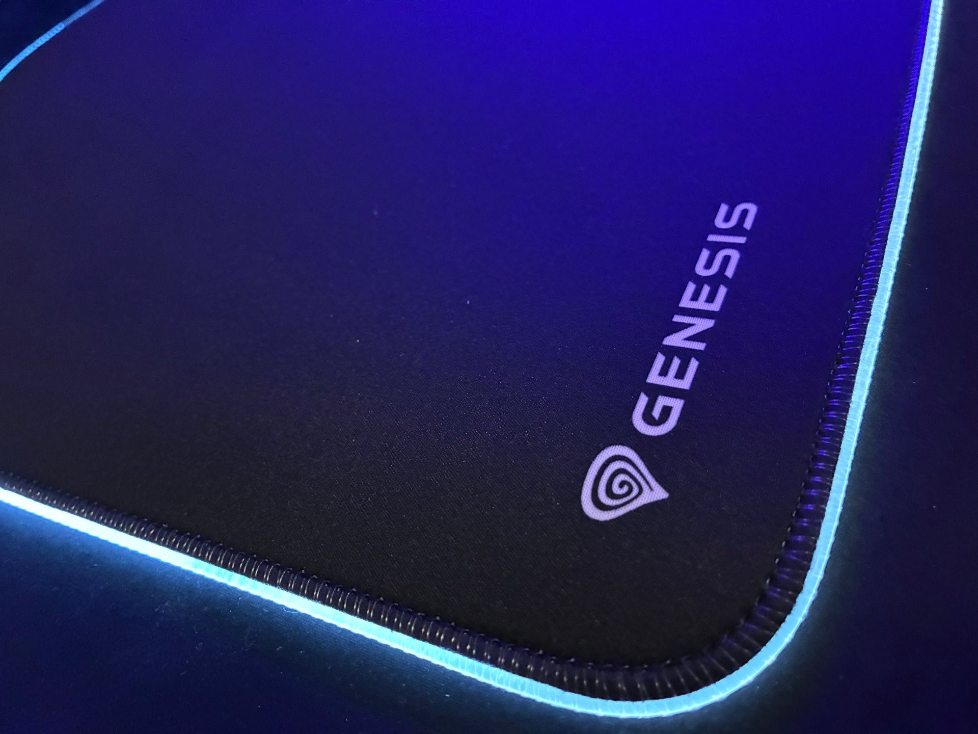 Genesis Boron 500 XXL RGB