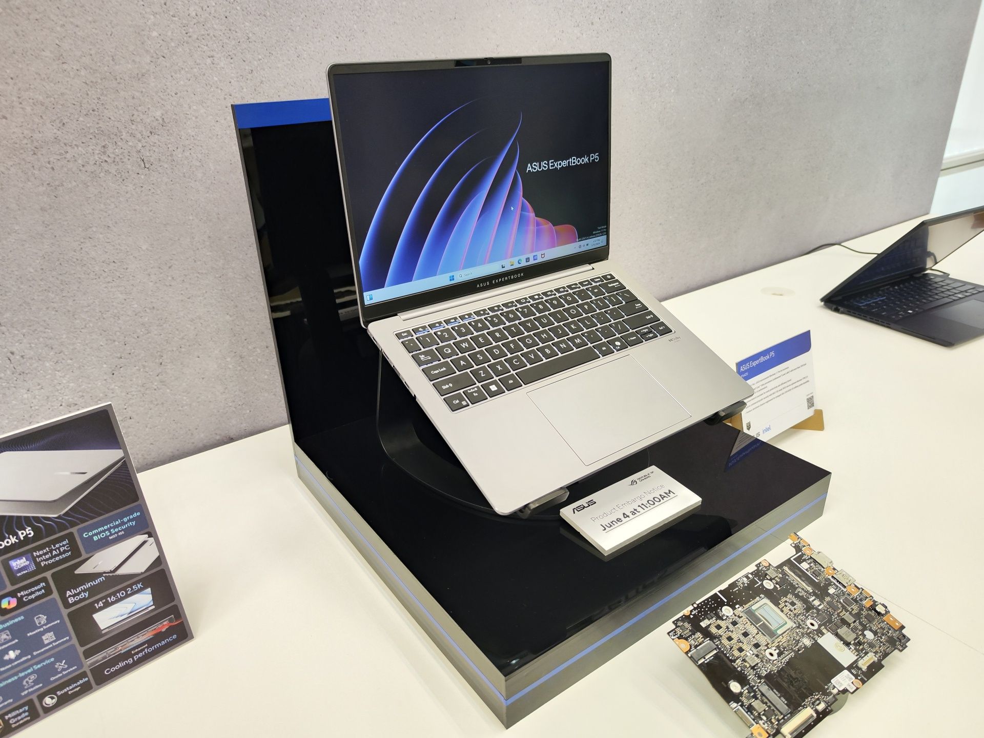 ASUS ExpertBook
