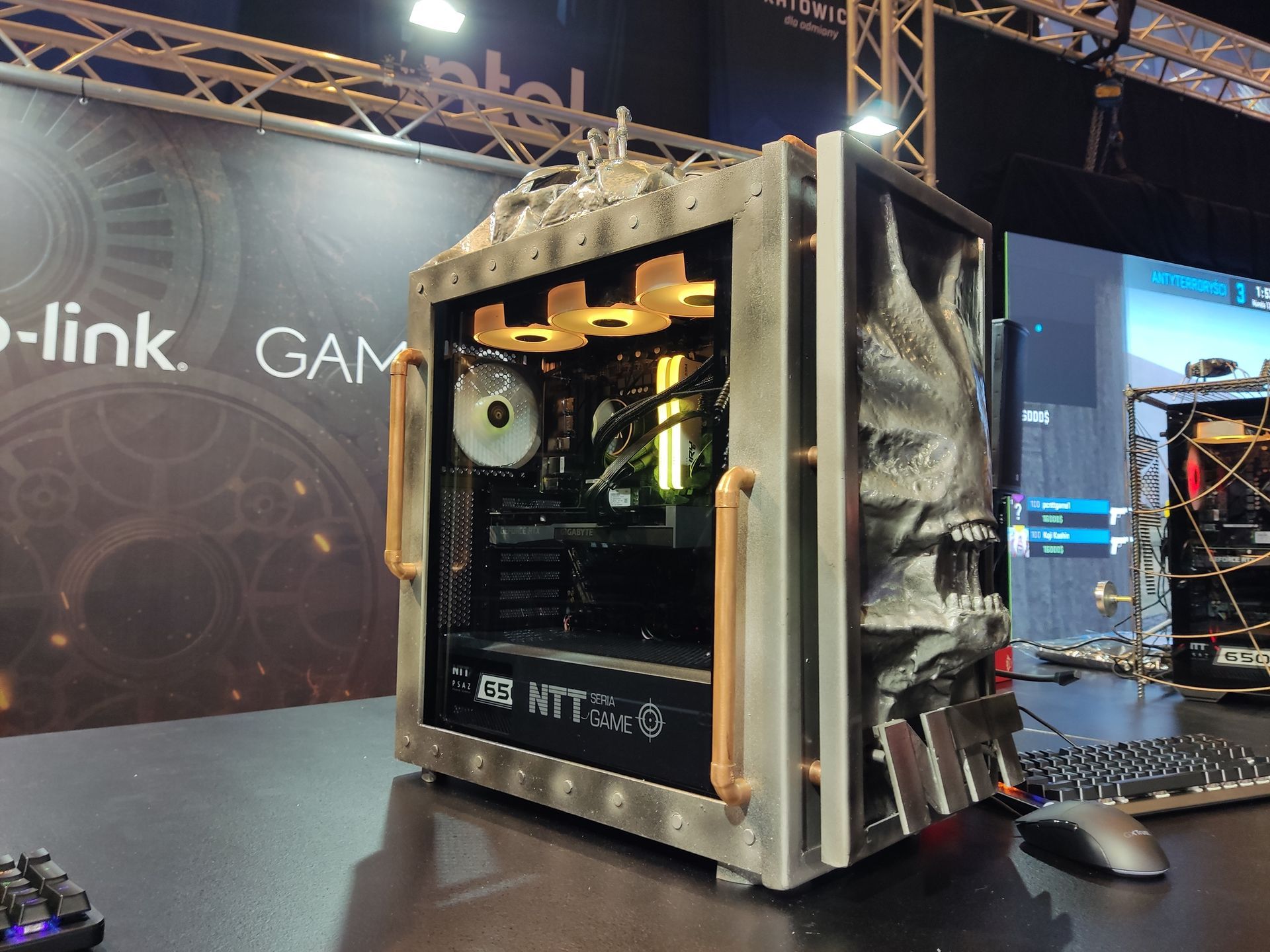 Intel Extreme Masters 2023 - modding komputera