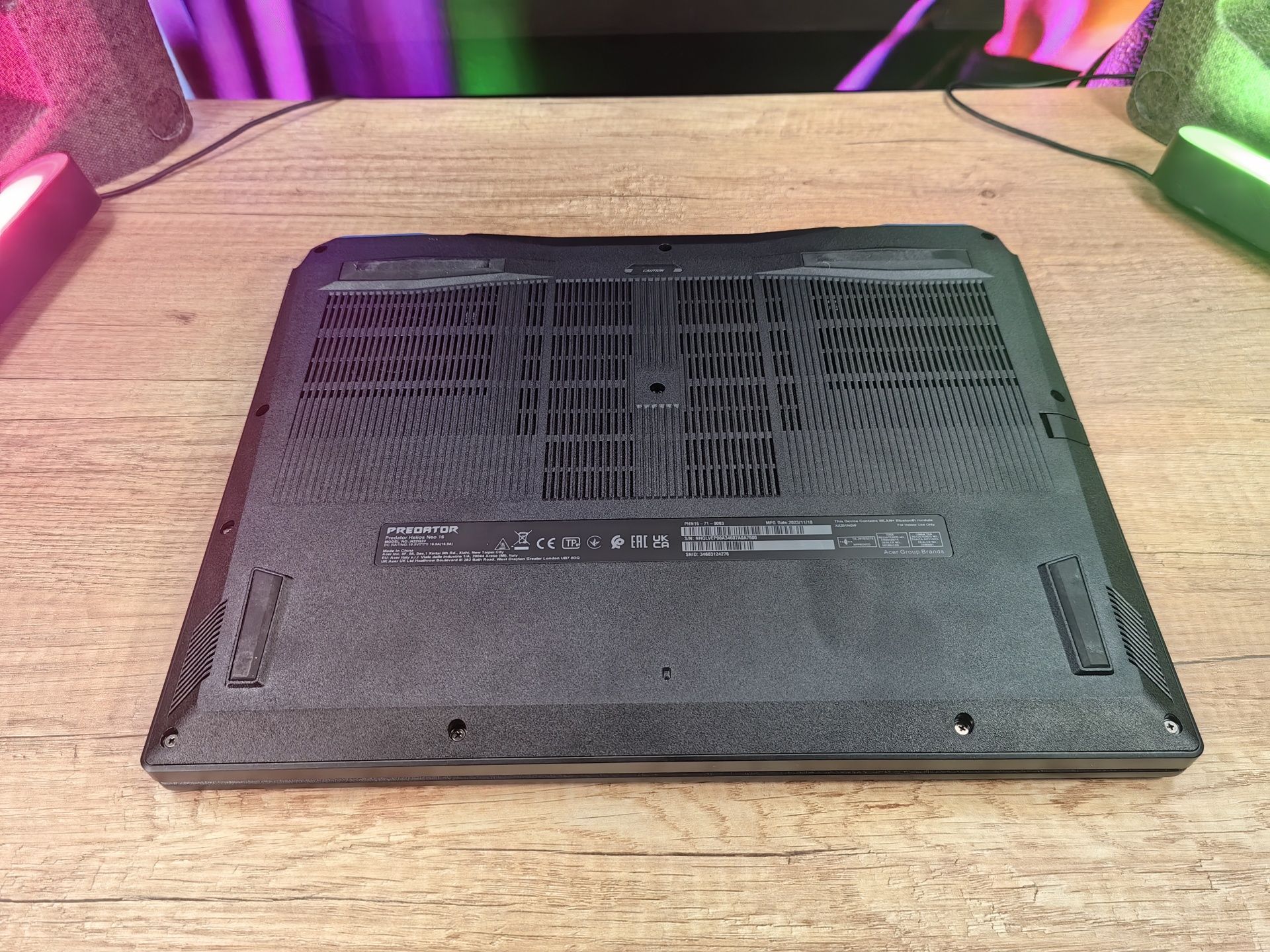 Acer Predator Helios Neo 16 - dolna część obudowy