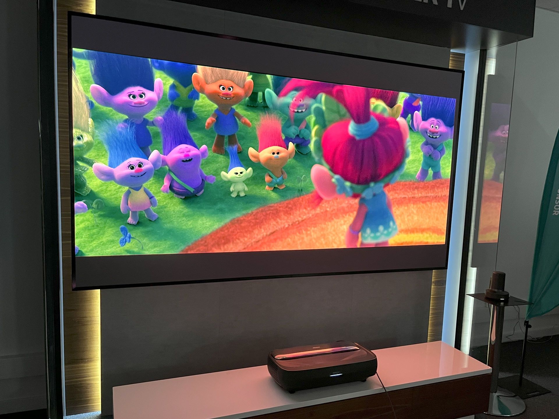 Hisense Laser TV 4K 120L9H - ekran
