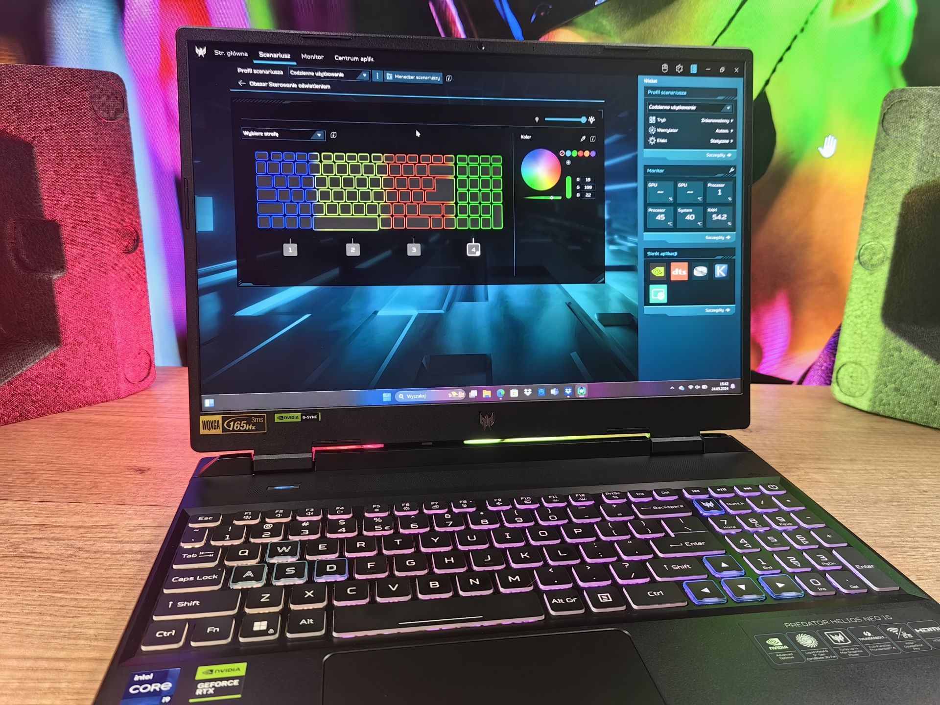 Acer Predator Helios Neo 16 - strefowe podświetlenie klawiatury