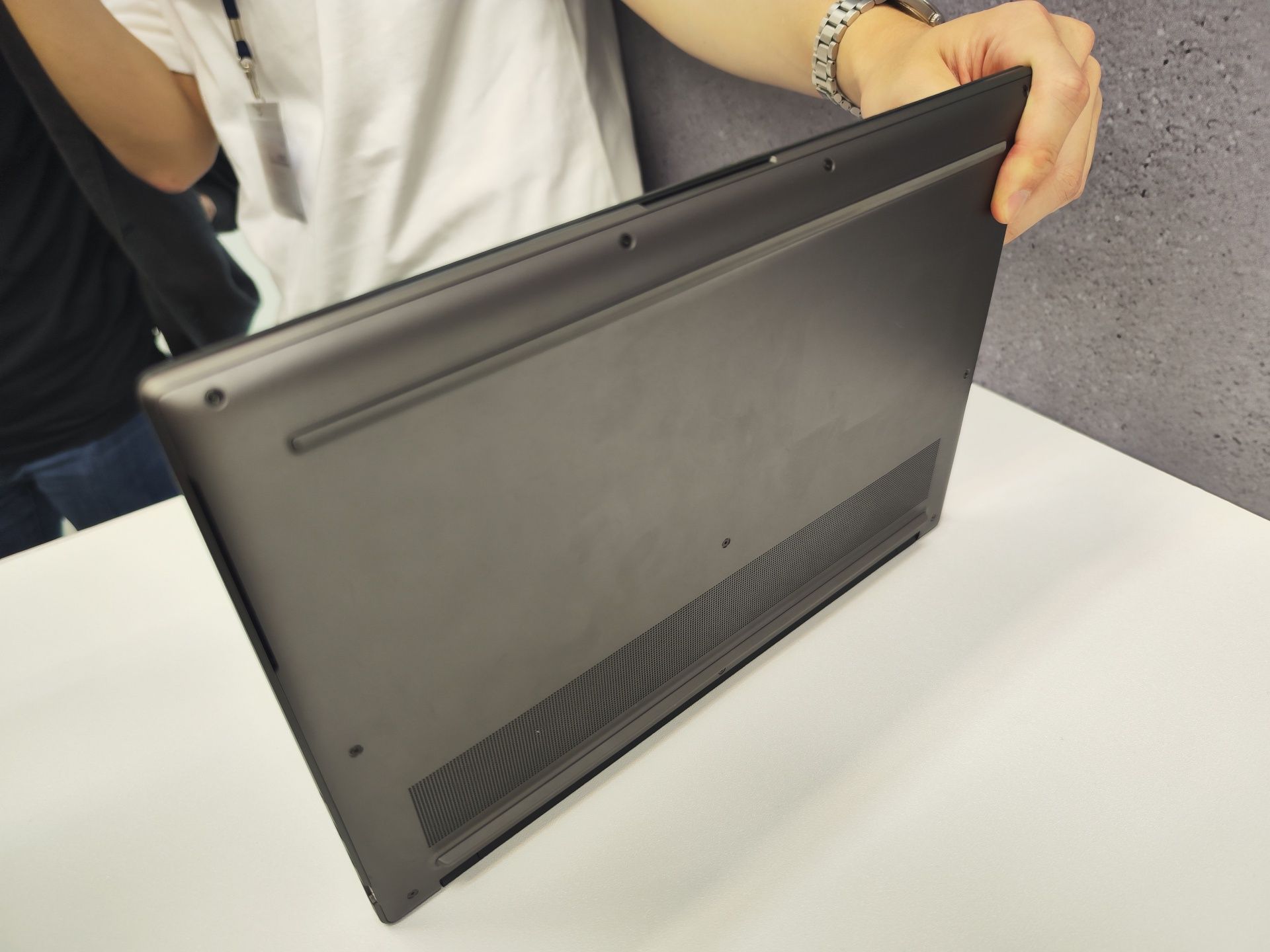 ASUS ZenBook S 14