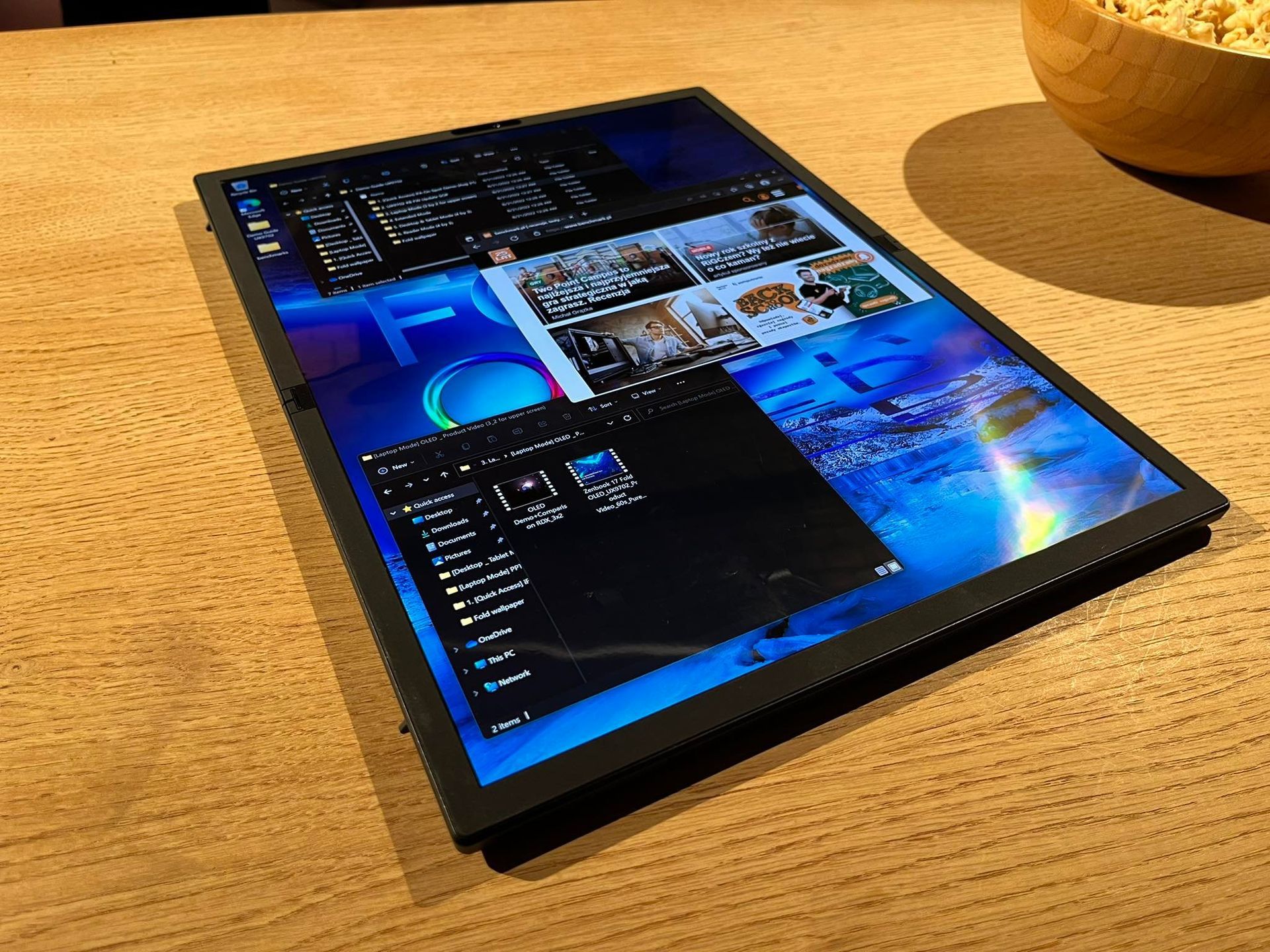 ASUS Zenbook 17 Fold OLED