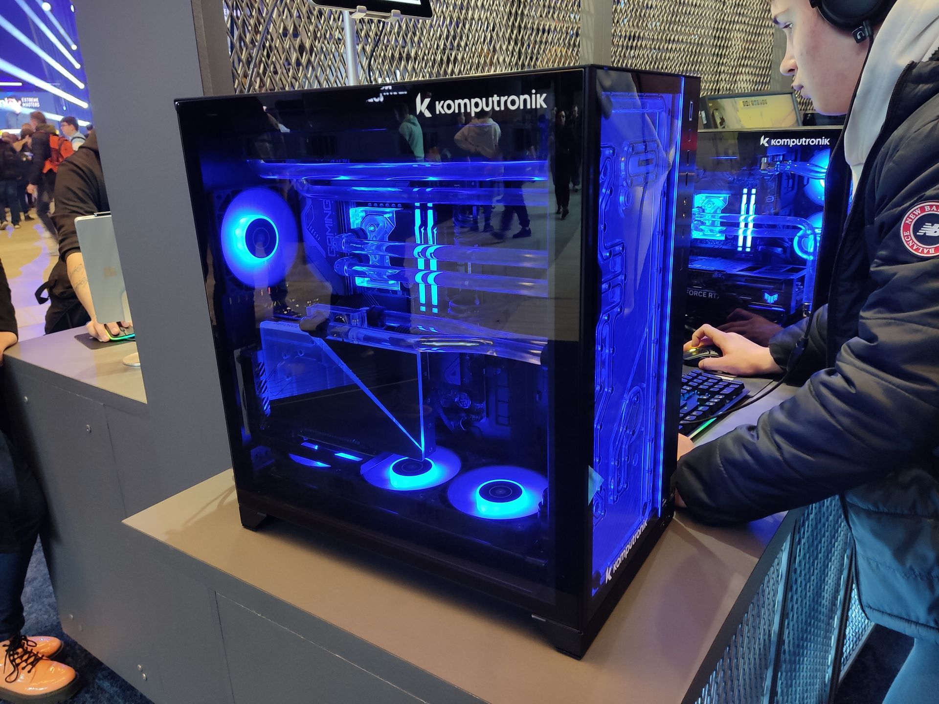 Intel Extreme Masters 2023 - modding komputera