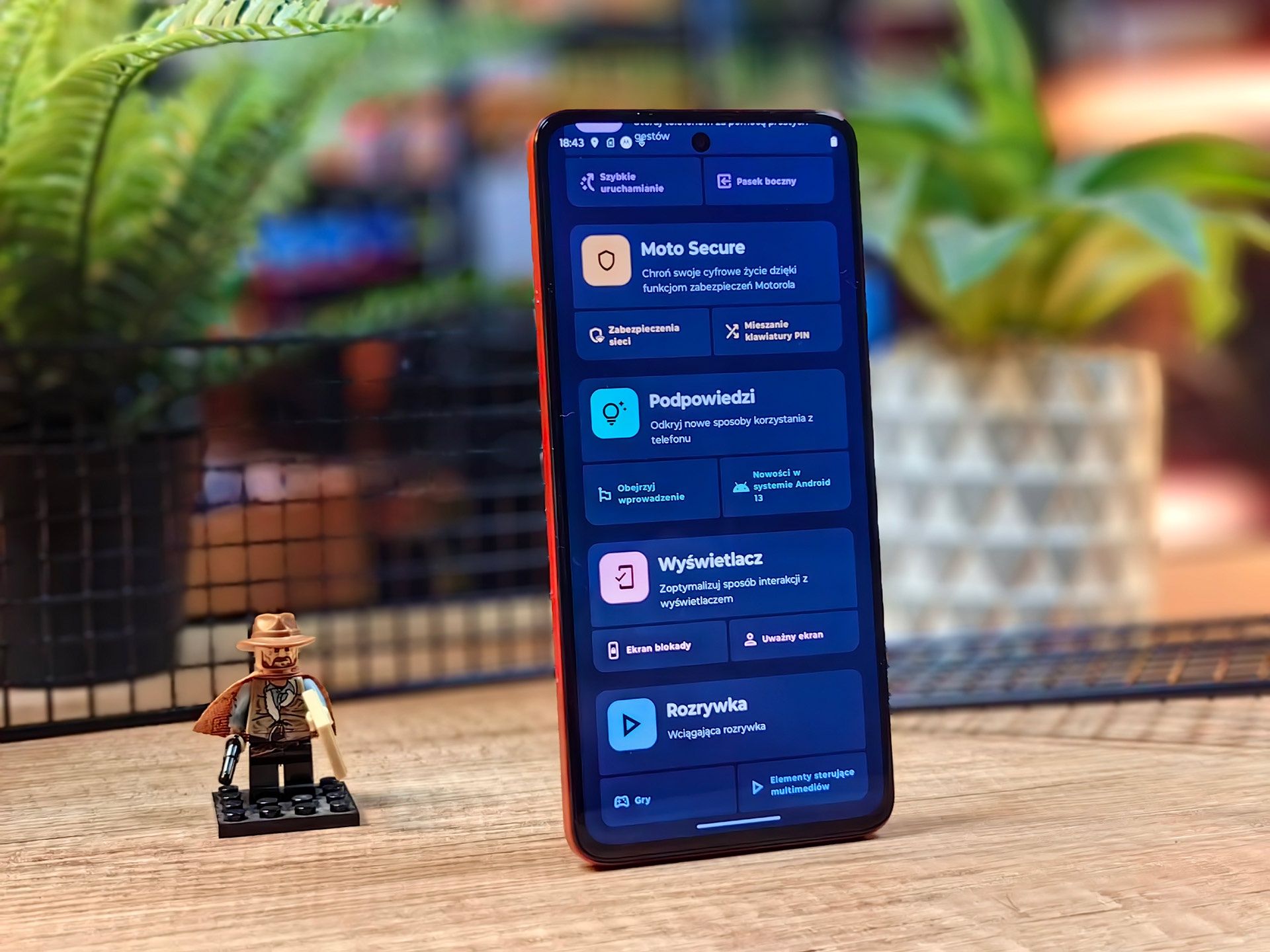 Zdjęcie przedstawia smartfon Motorola G84 5G