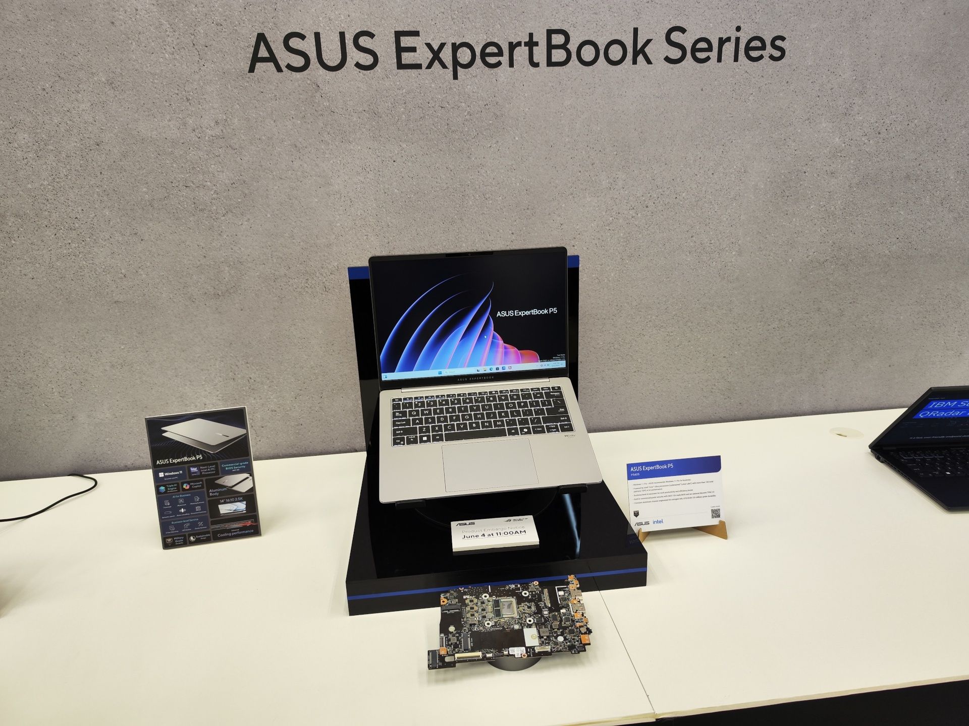 ASUS ExpertBook