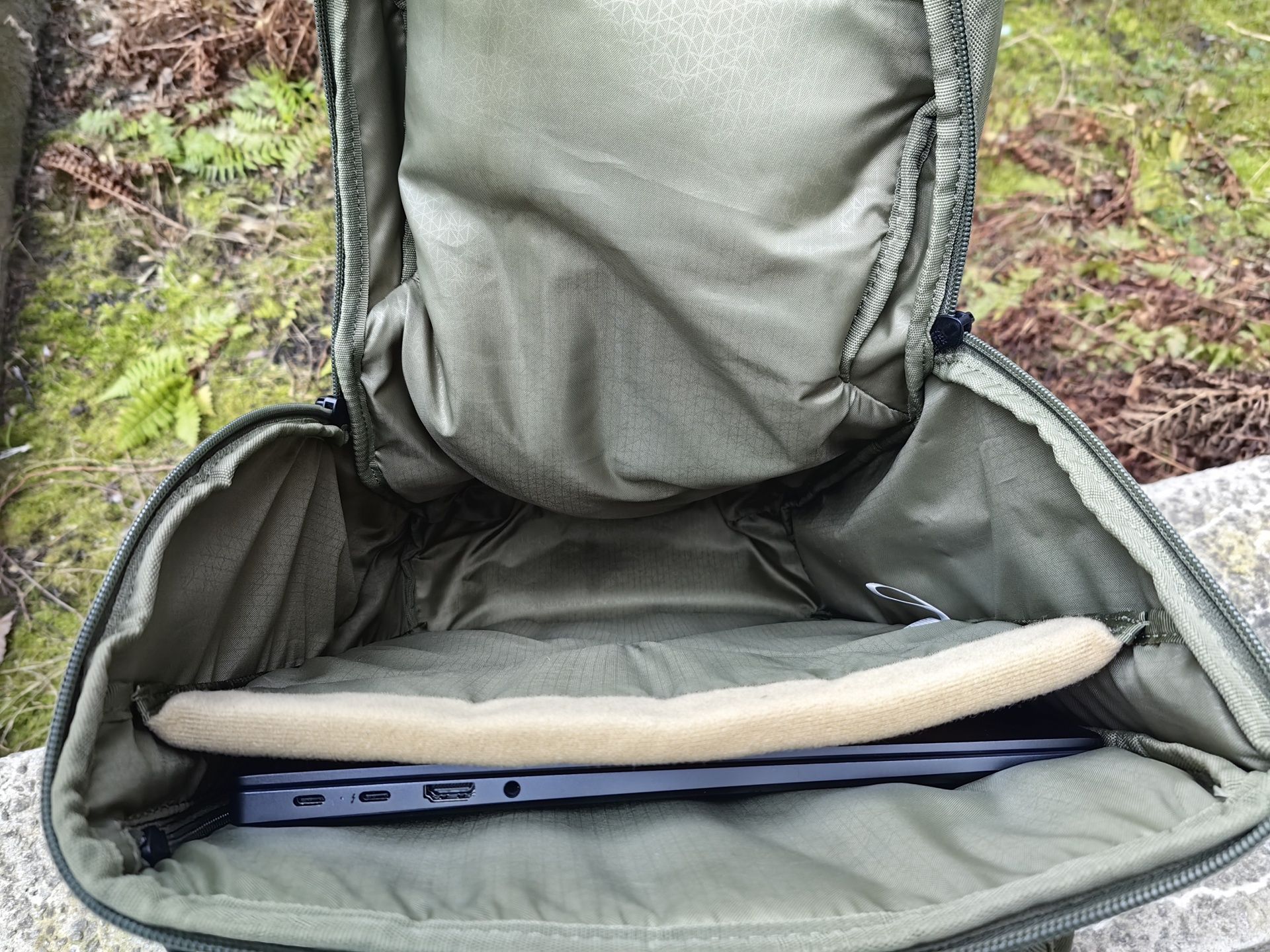 Thule Chasm 26l - komora główna