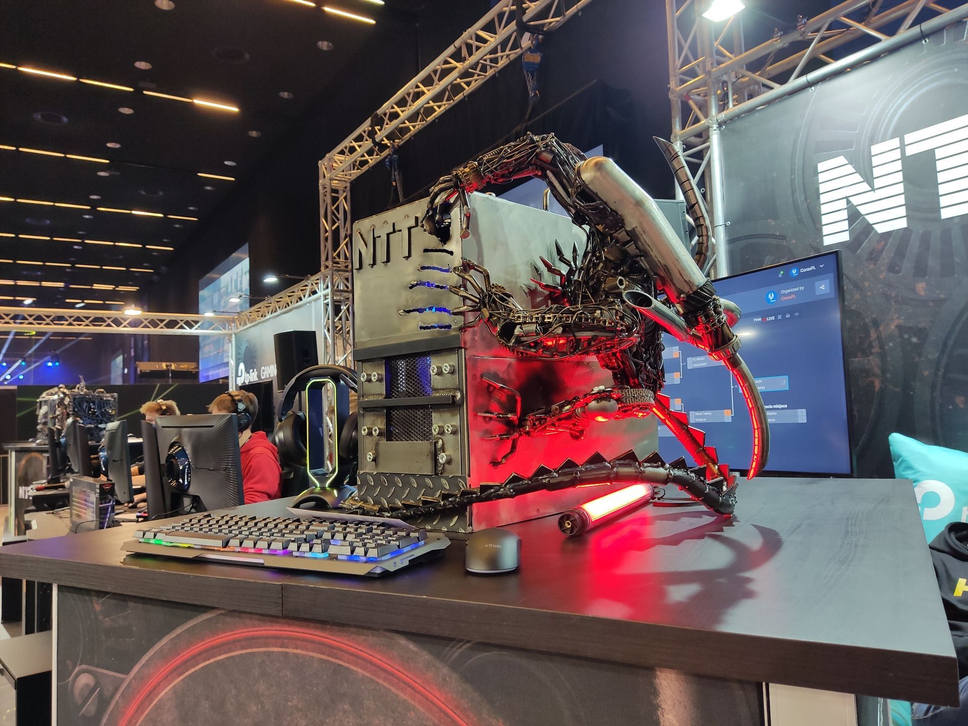 Intel Extreme Masters 2023 - modding komputera