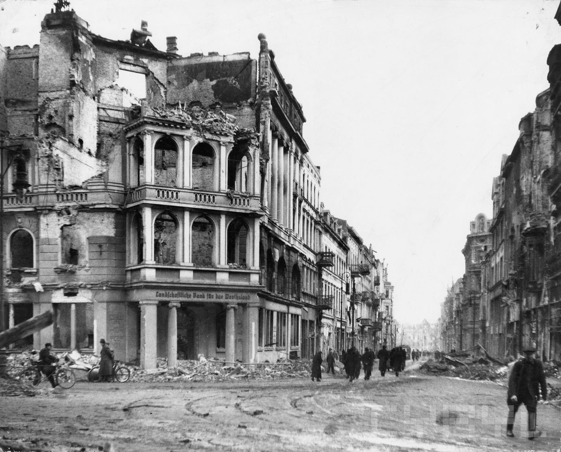 Poznań tuż po wyzwoleniu. Jak wyglądało miasto po zakończeniu wa