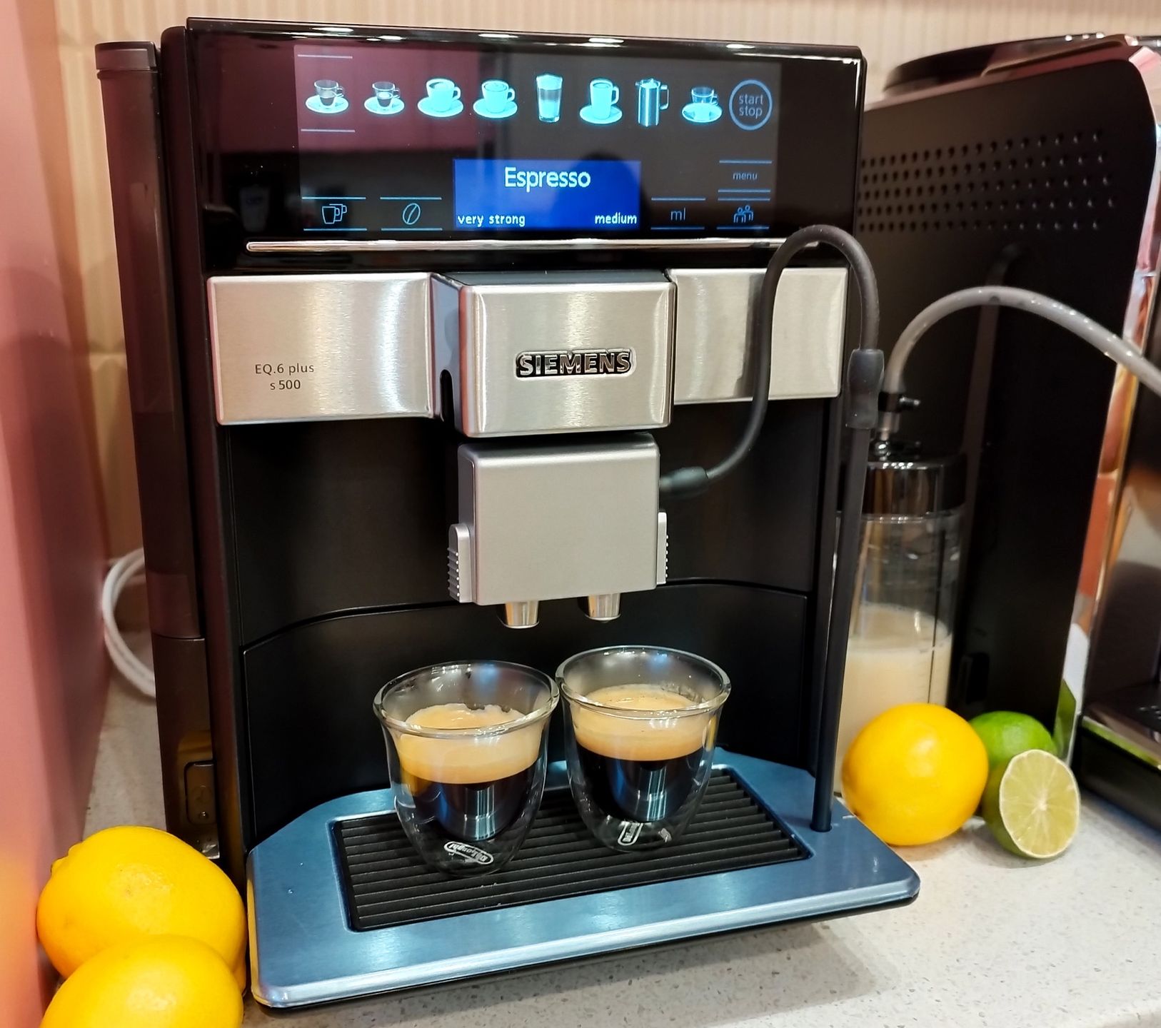 Siemens EQ.6 PLUS S500 TE655319RW z dwoma espresso - zdjęcie.