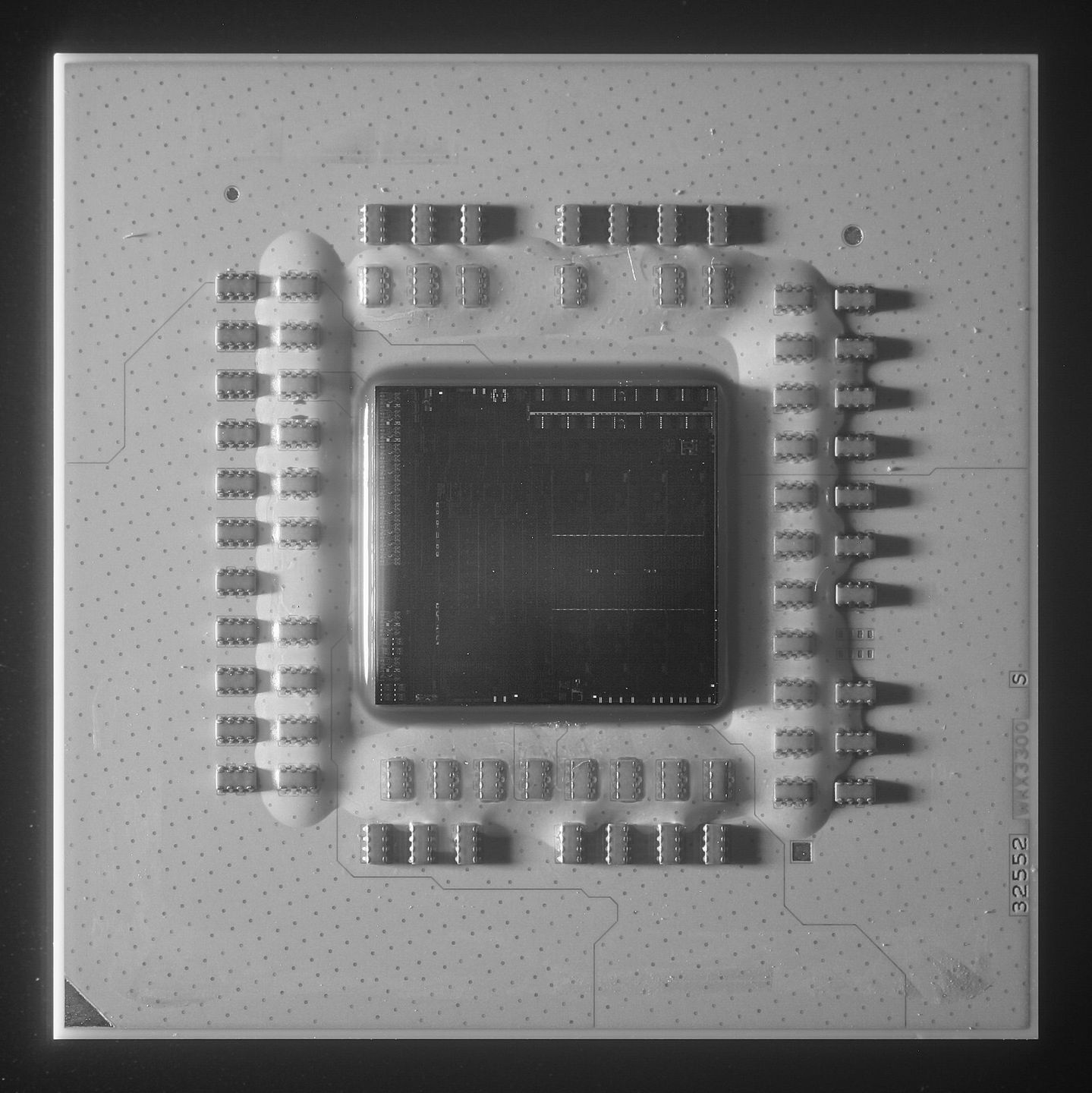 AMD Ryzen 5 5600G - procesor ze zdjętym rozpraszaczem ciepła