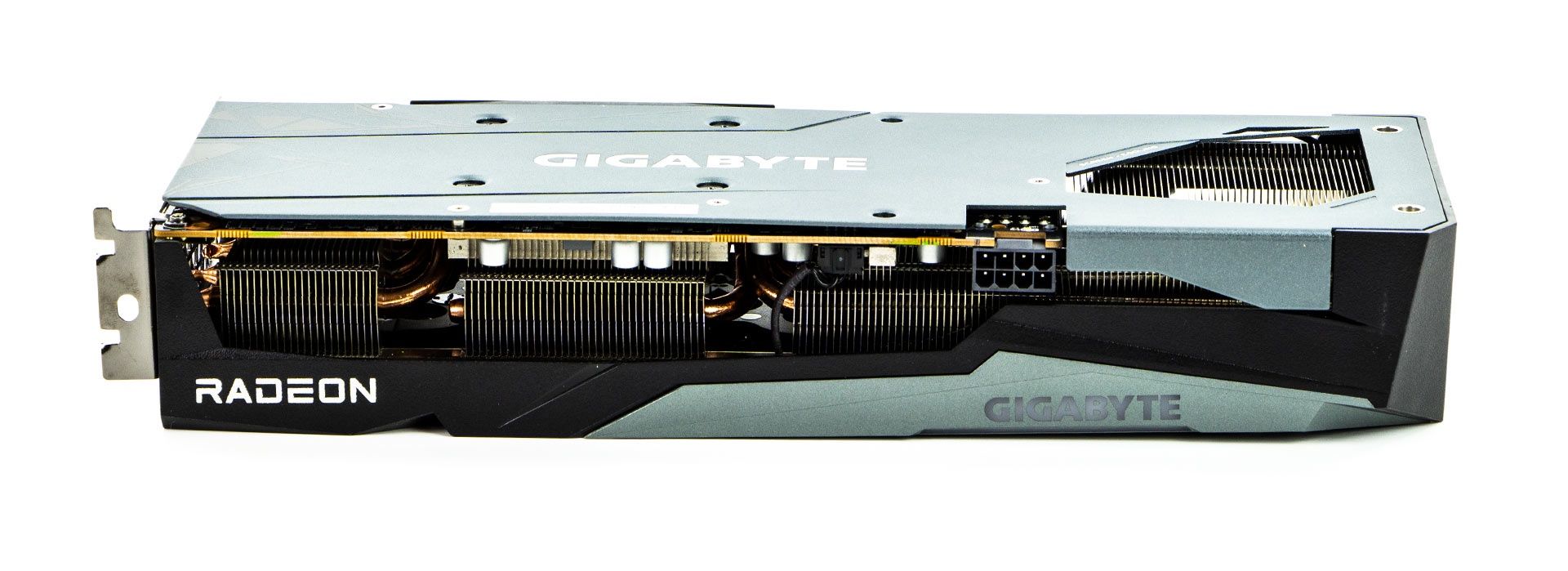 Gigabyte Radeon RX 6600 XT Gaming OC PRO 8G - gniazdko zasilania