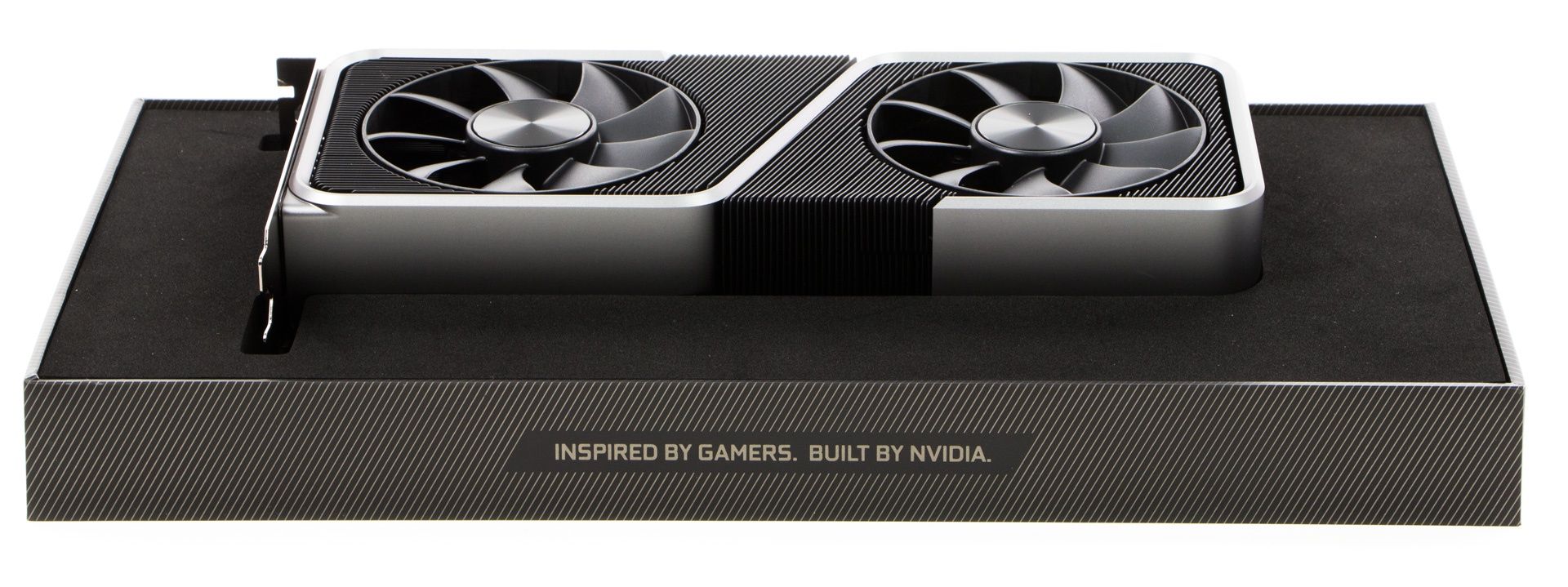 NVIDIA GeForce RTX 3070 FE - zgrabna i wydajna