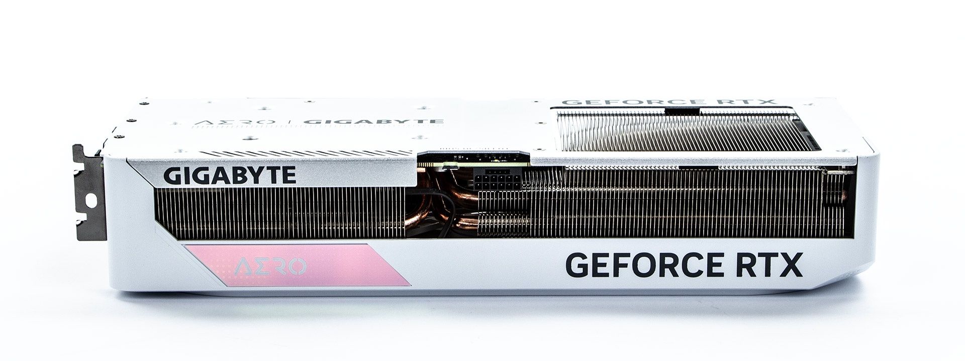 Gigabyte GeForce RTX 4070 AERO - od góry