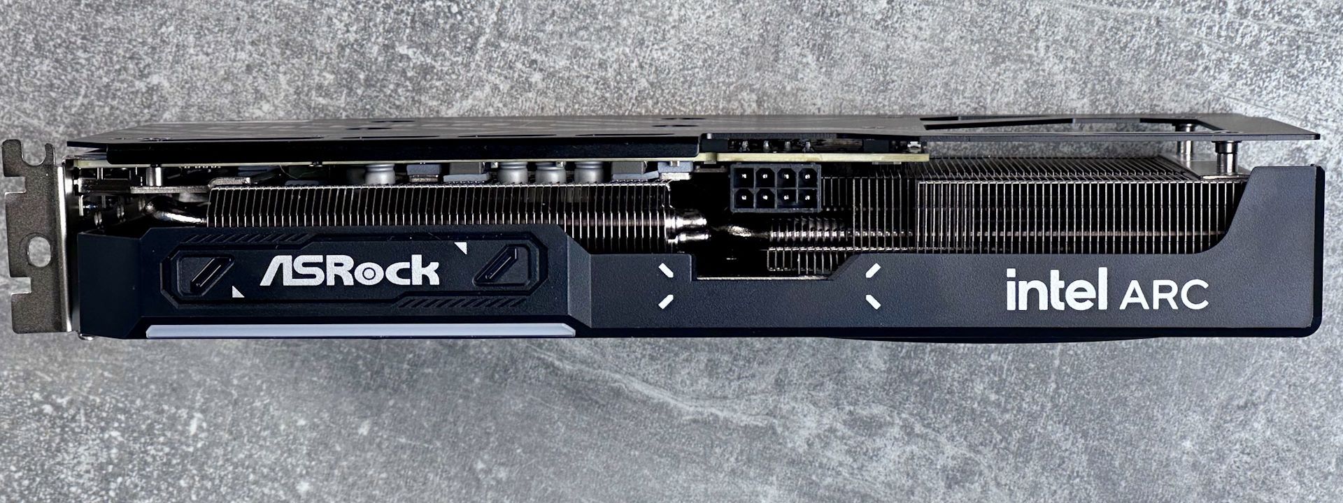 AsRock Arc B570 Challenger 10GB OC - złącze zasilania