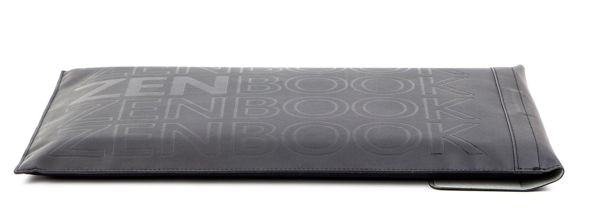 ASUS Zenbook Pro 14 UX6404 - zawartość zestawu - etui