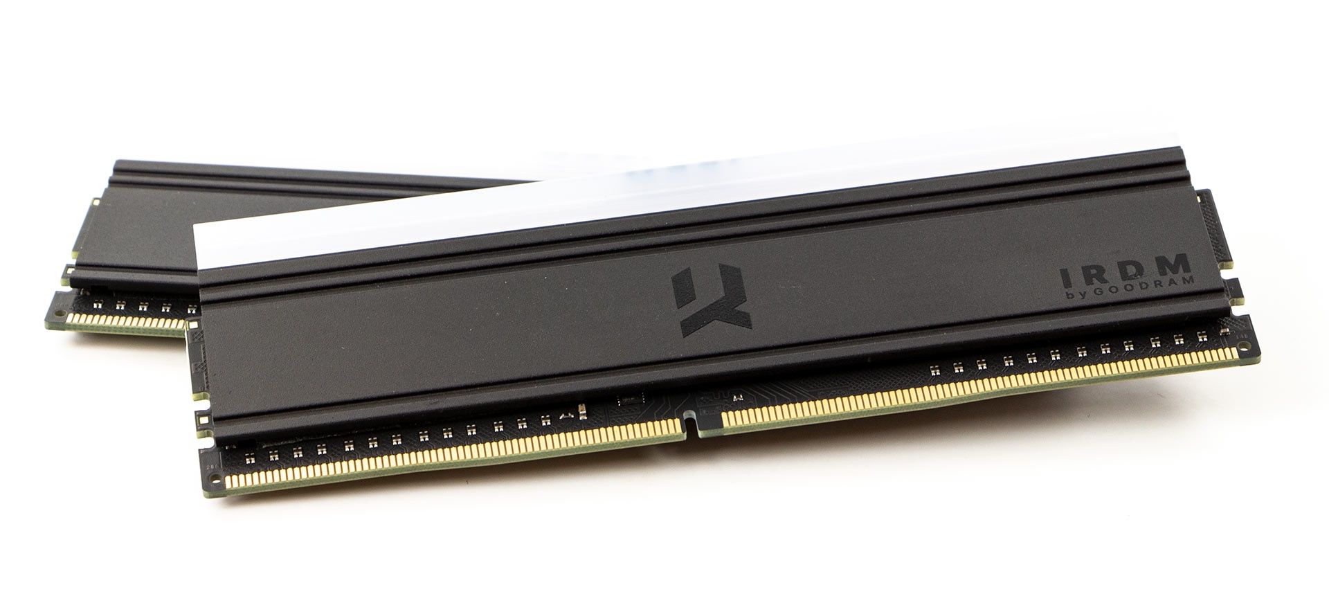 GOODRAM IRDM RGB DDR4