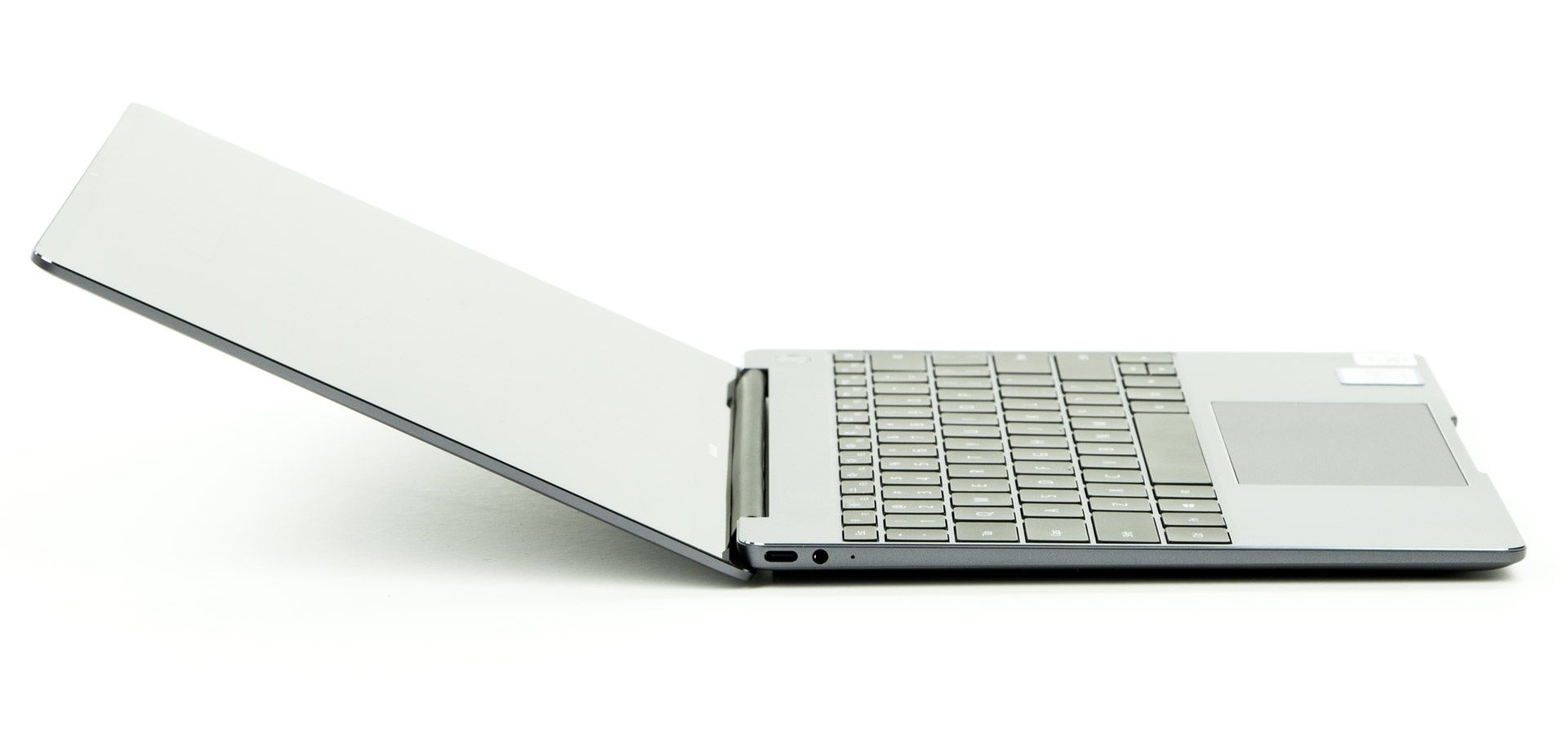 Huawei MateBook 13 2020 - możliwość odchylenia matrycy