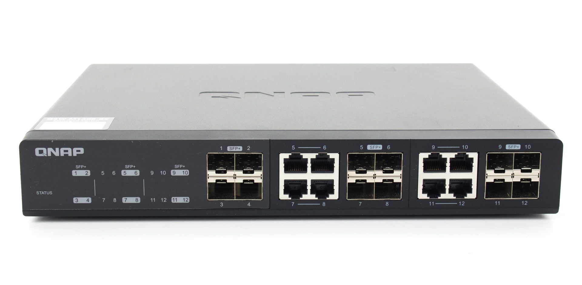 QNAP QSW-M1208-8C - porty z przodu