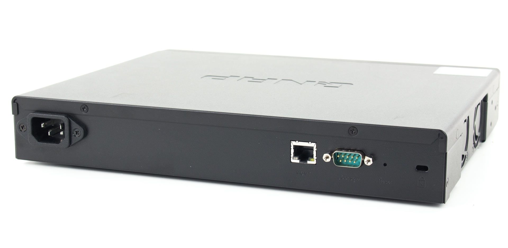 QNAP QSW-M1208-8C - od tyłu (porty do zarządzania)