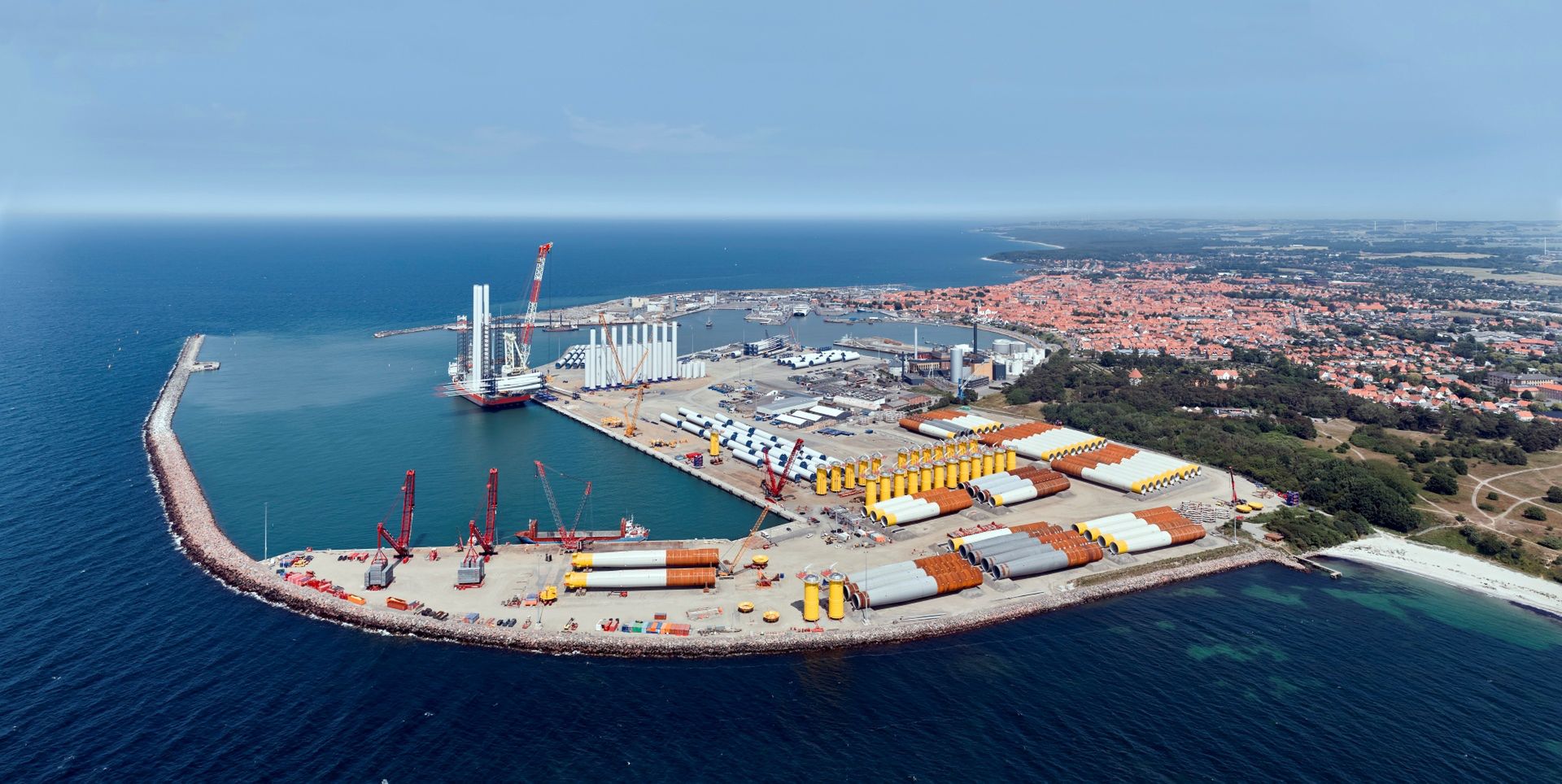 ORLEN instaluje największe w Europie morskie turbiny wiatrowe. 