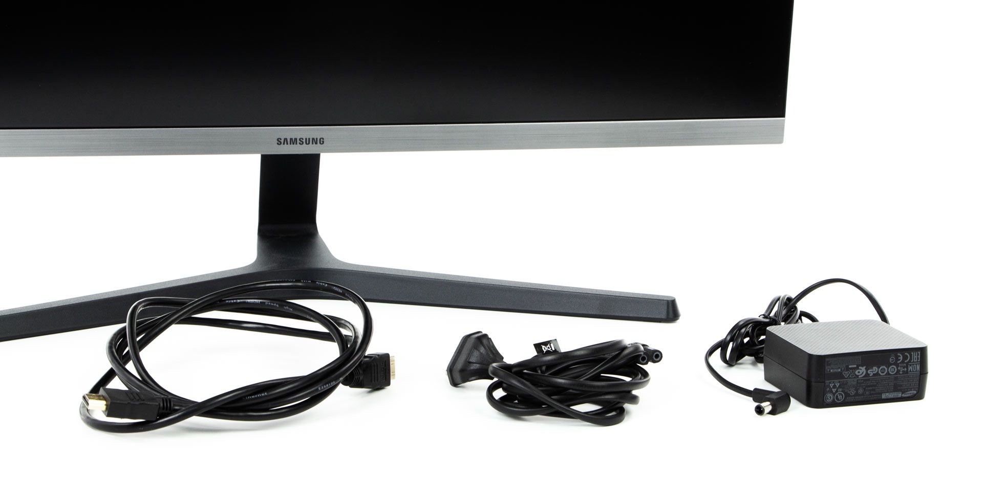 Samsung U28R550U - zawartość zestawu