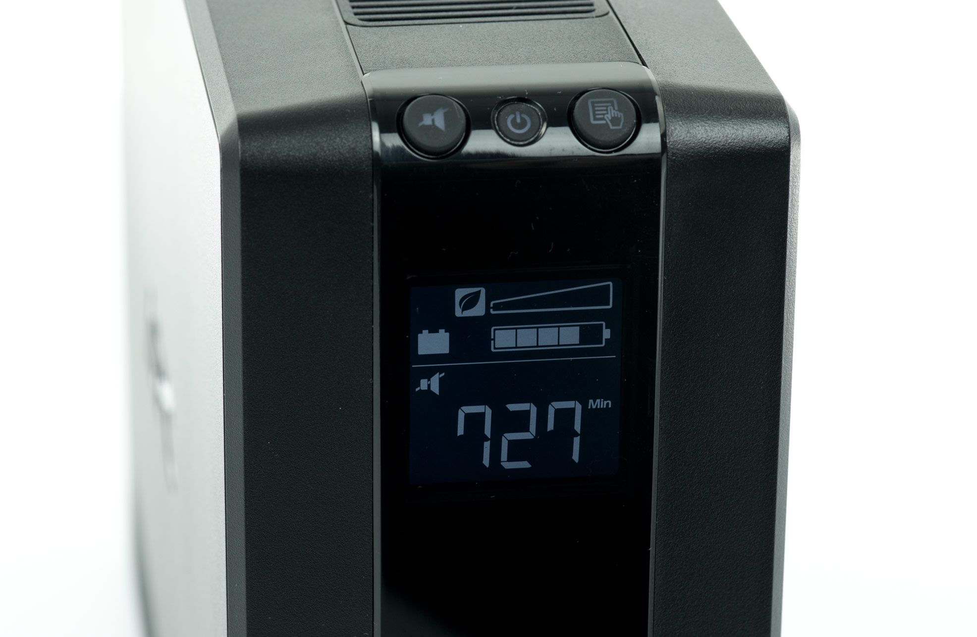 APC model Back-UPS Pro 900 - wyświetlacz