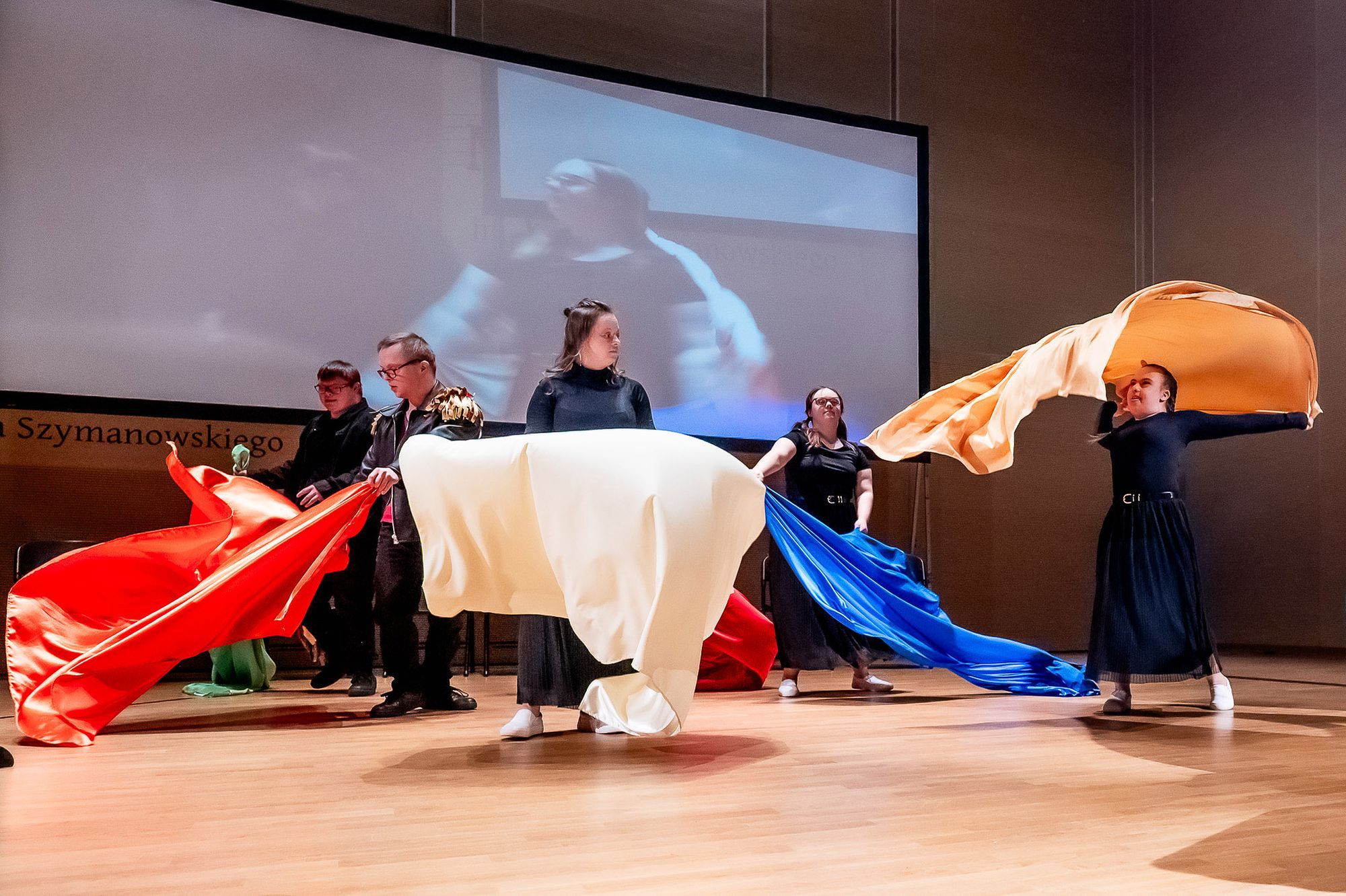 "Piękna i Bestia" w wykonaniu aktorów z Dorotkowa