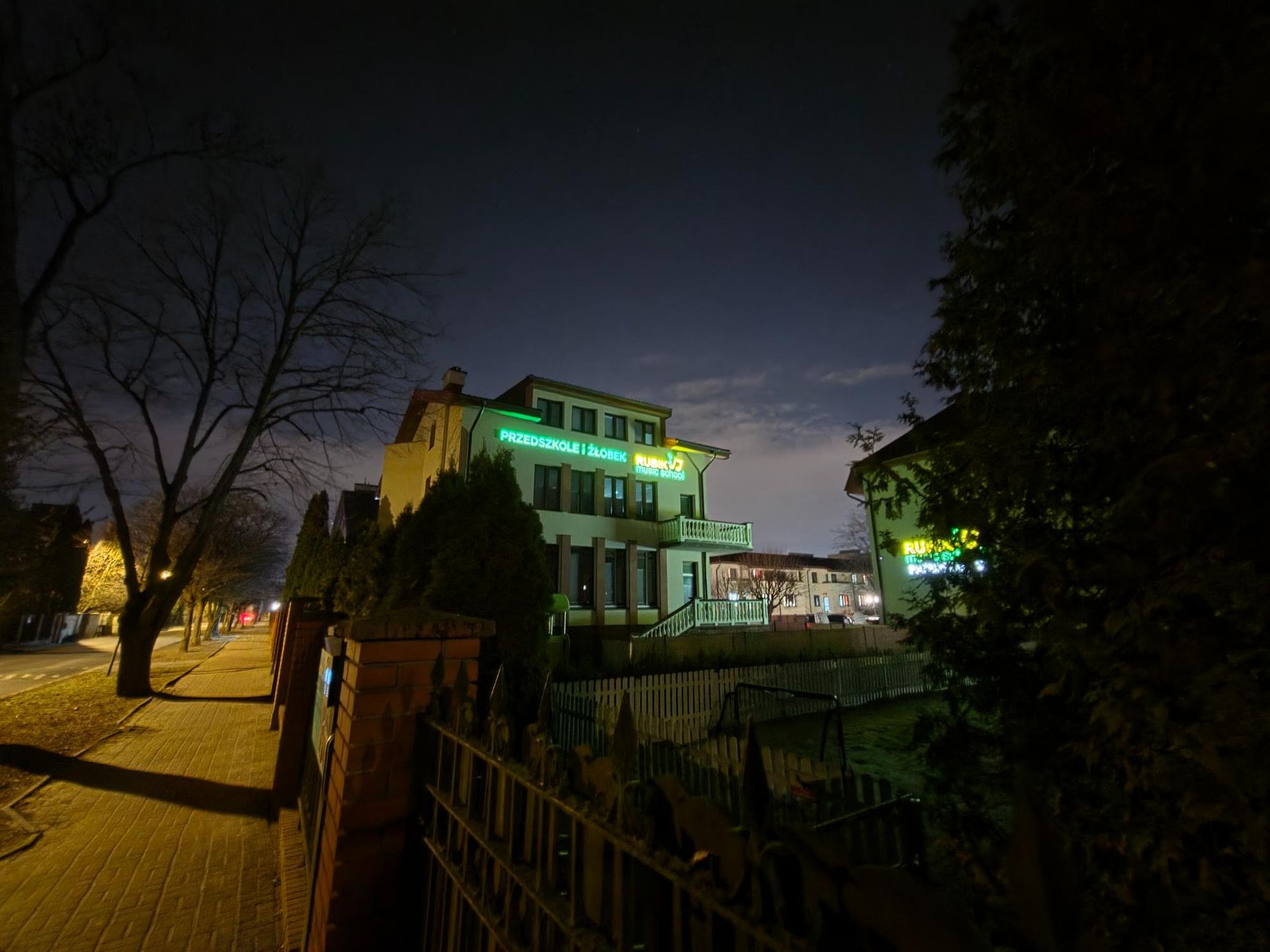 Samsung Galaxy S26 - przykładowe zdjęcie nocne